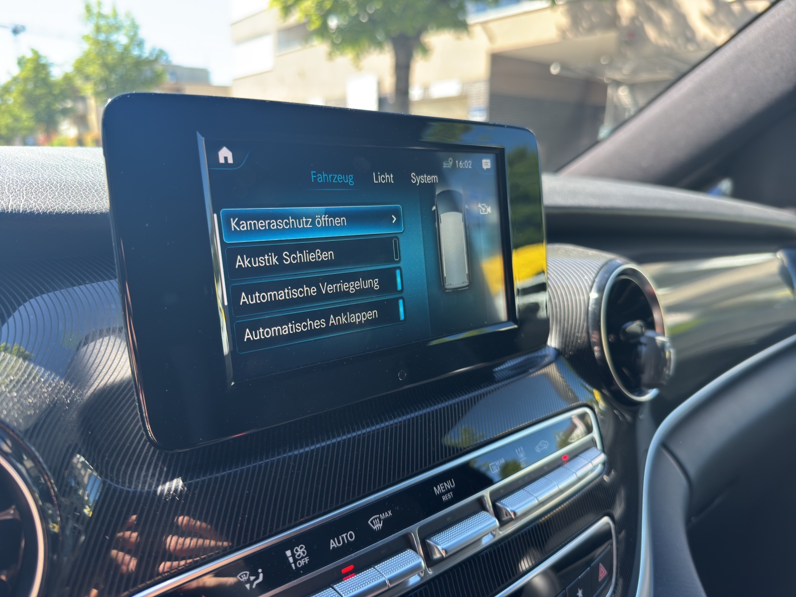 MERCEDES-BENZ V 300 d extralang 4Matic 9G-Tronic-image-18