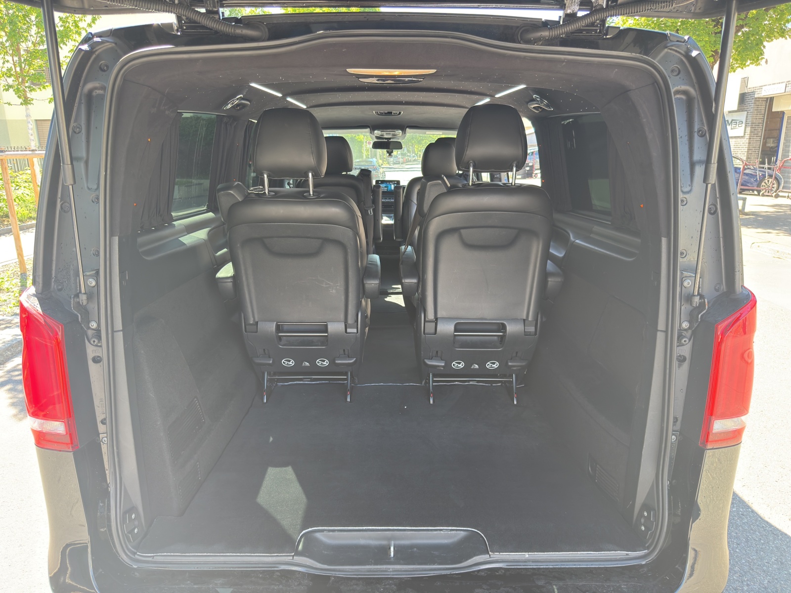 MERCEDES-BENZ V 300 d extralang 4Matic 9G-Tronic-image-30