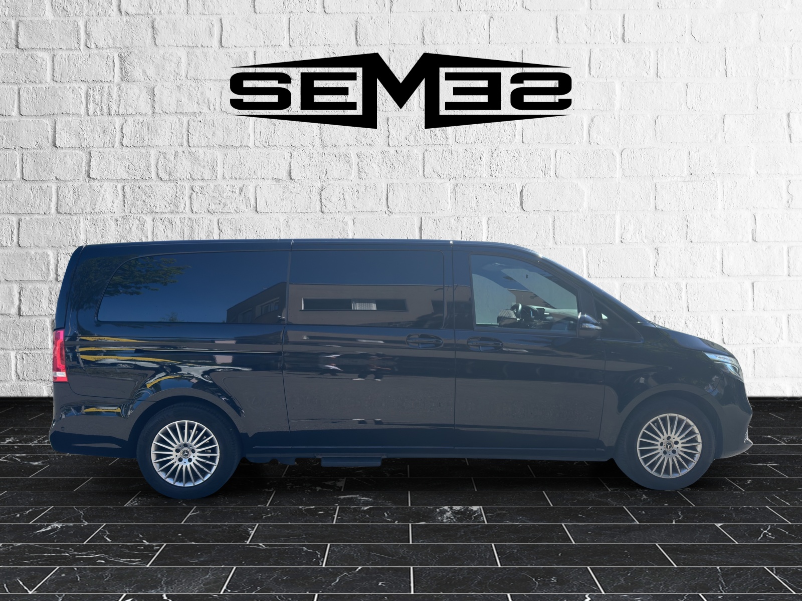 MERCEDES-BENZ V 300 d extralang 4Matic 9G-Tronic-image-5