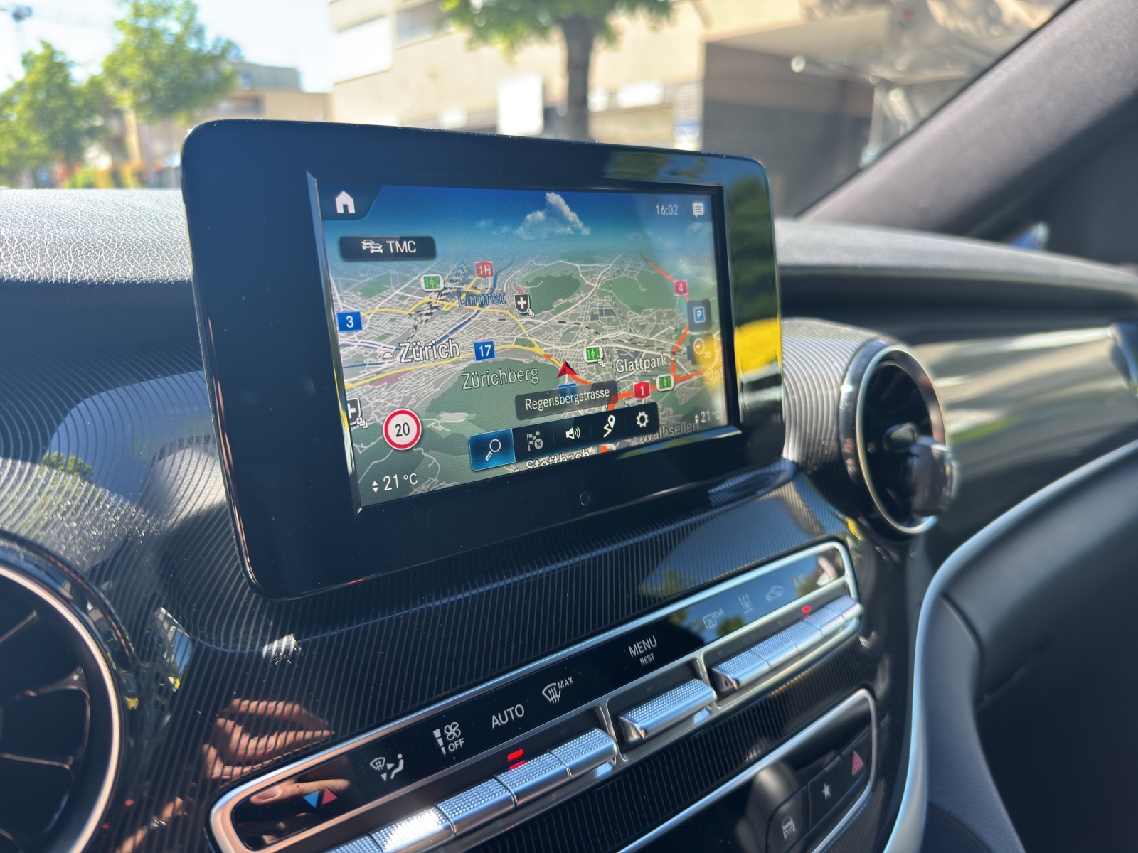 MERCEDES-BENZ V 300 d extralang 4Matic 9G-Tronic-image-17