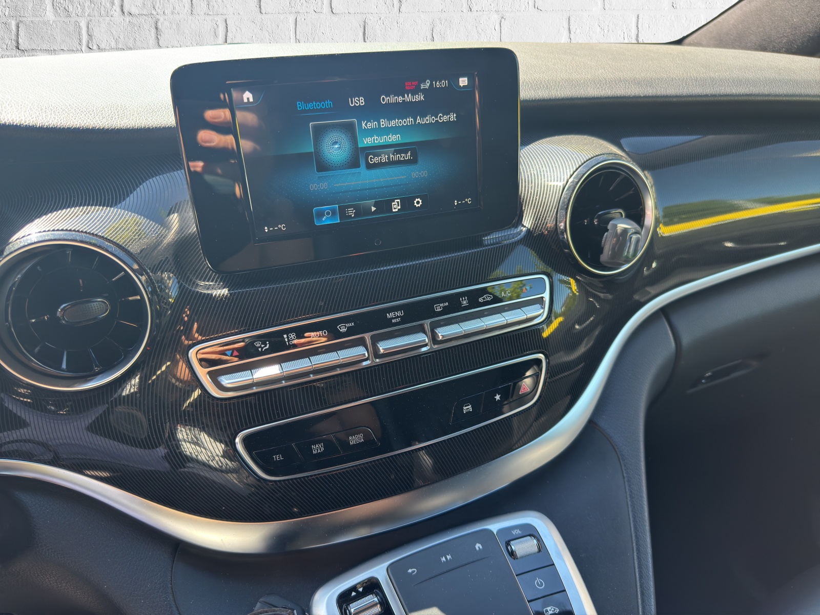 MERCEDES-BENZ V 300 d extralang 4Matic 9G-Tronic-image-15
