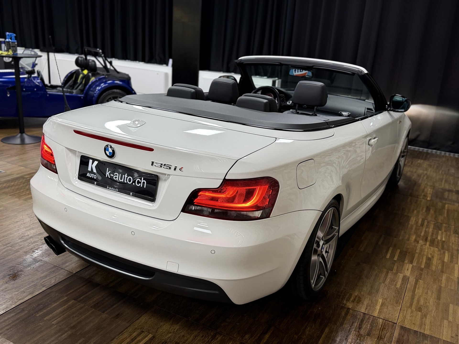 BMW 135i Cabrio DSG-image-8