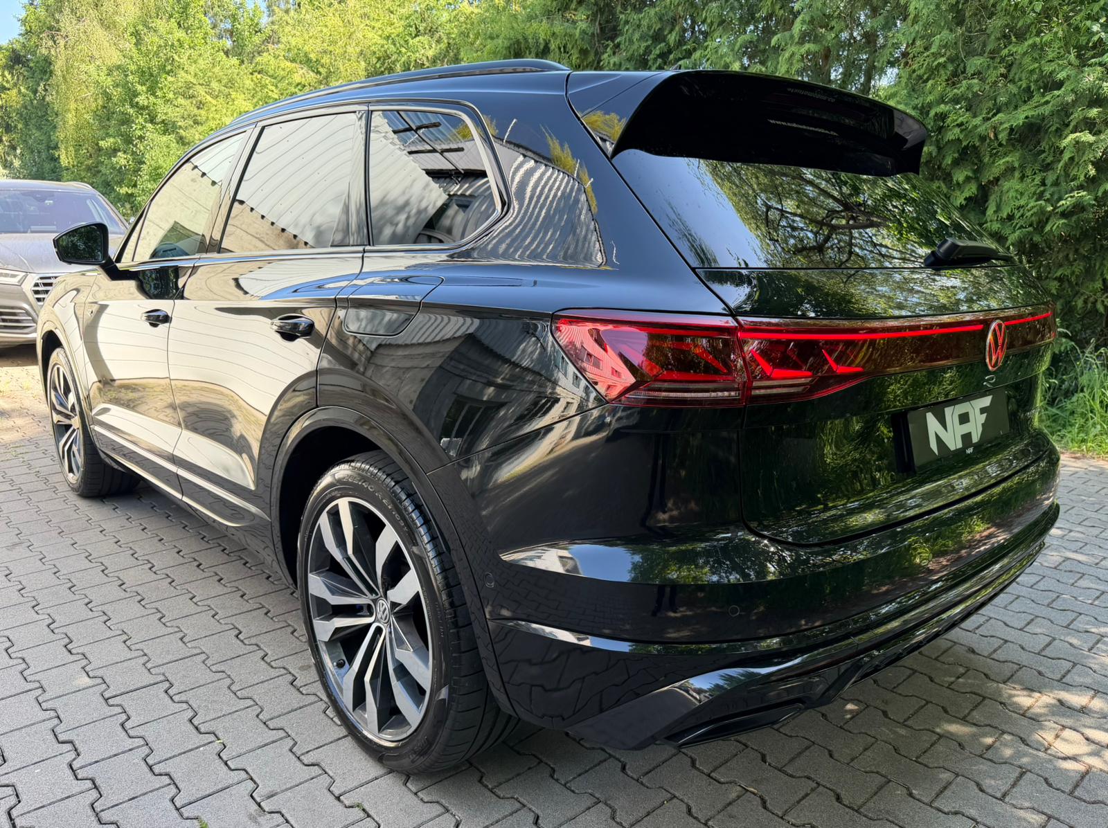 VW Touareg 3.0 TSI R eHybrid Tiptronic-showroom-element-2