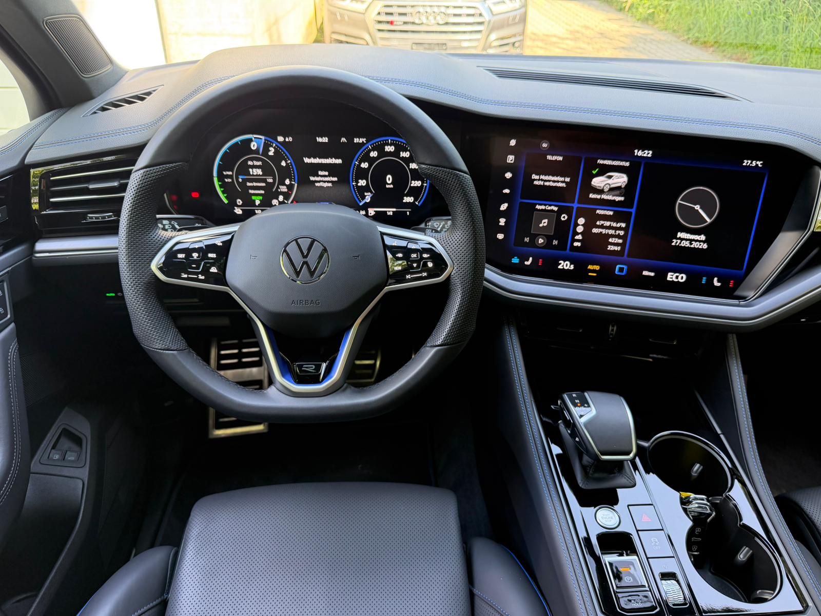 VW Touareg 3.0 TSI R eHybrid Tiptronic-image-24