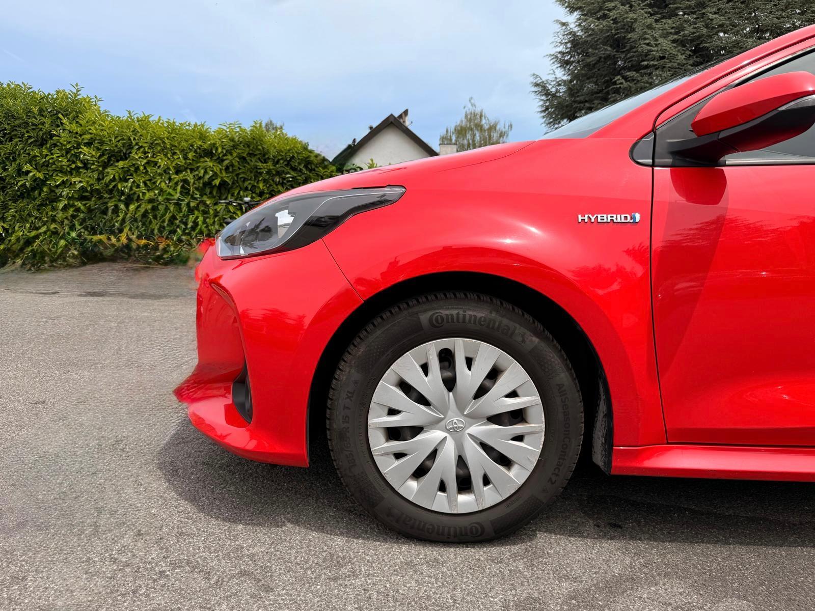TOYOTA Yaris 1.5 Premiere Edition e-CVT-showroom-element-3