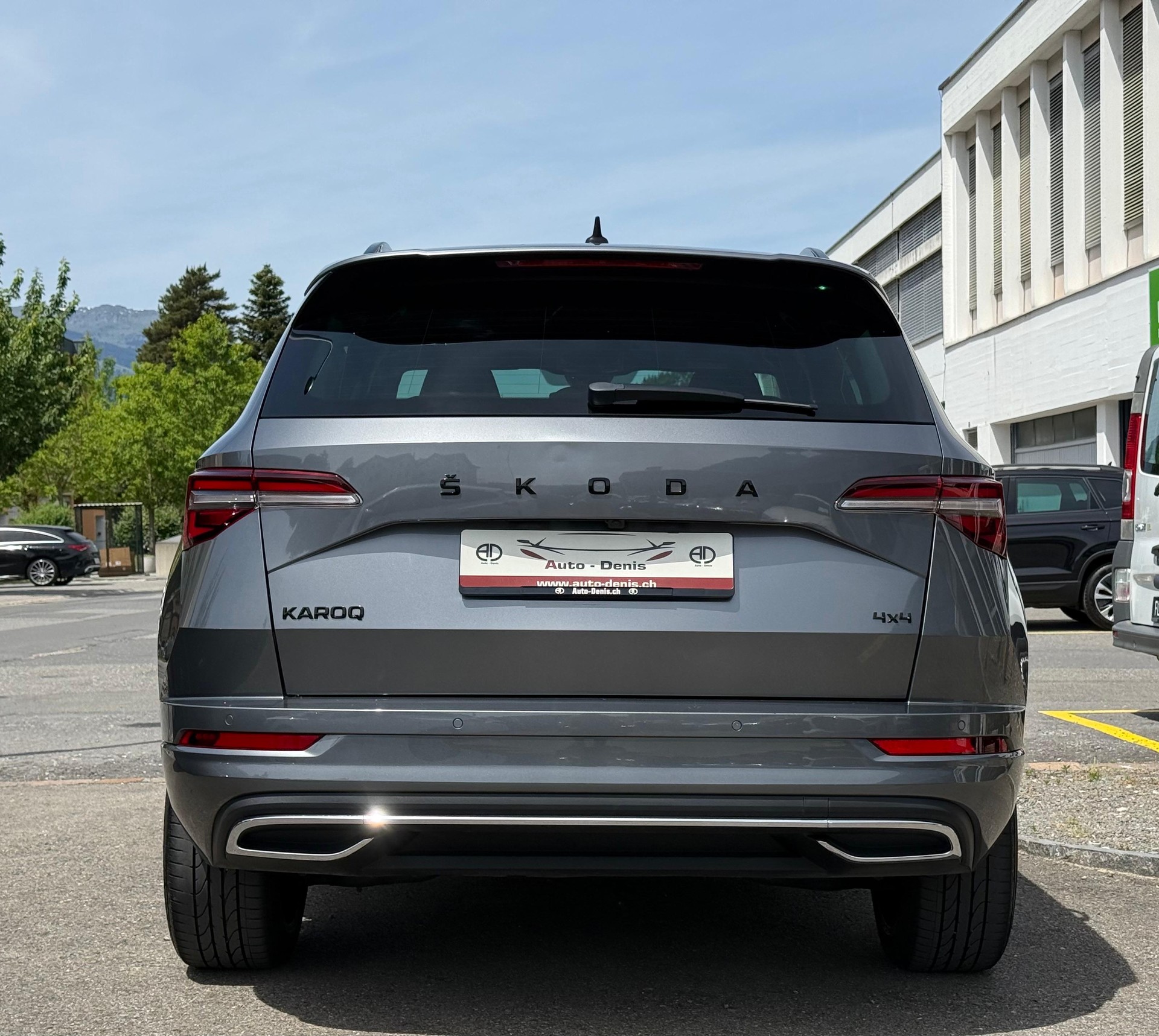 SKODA Karoq 2.0 TDI SportLine 4x4 DSG-image-4