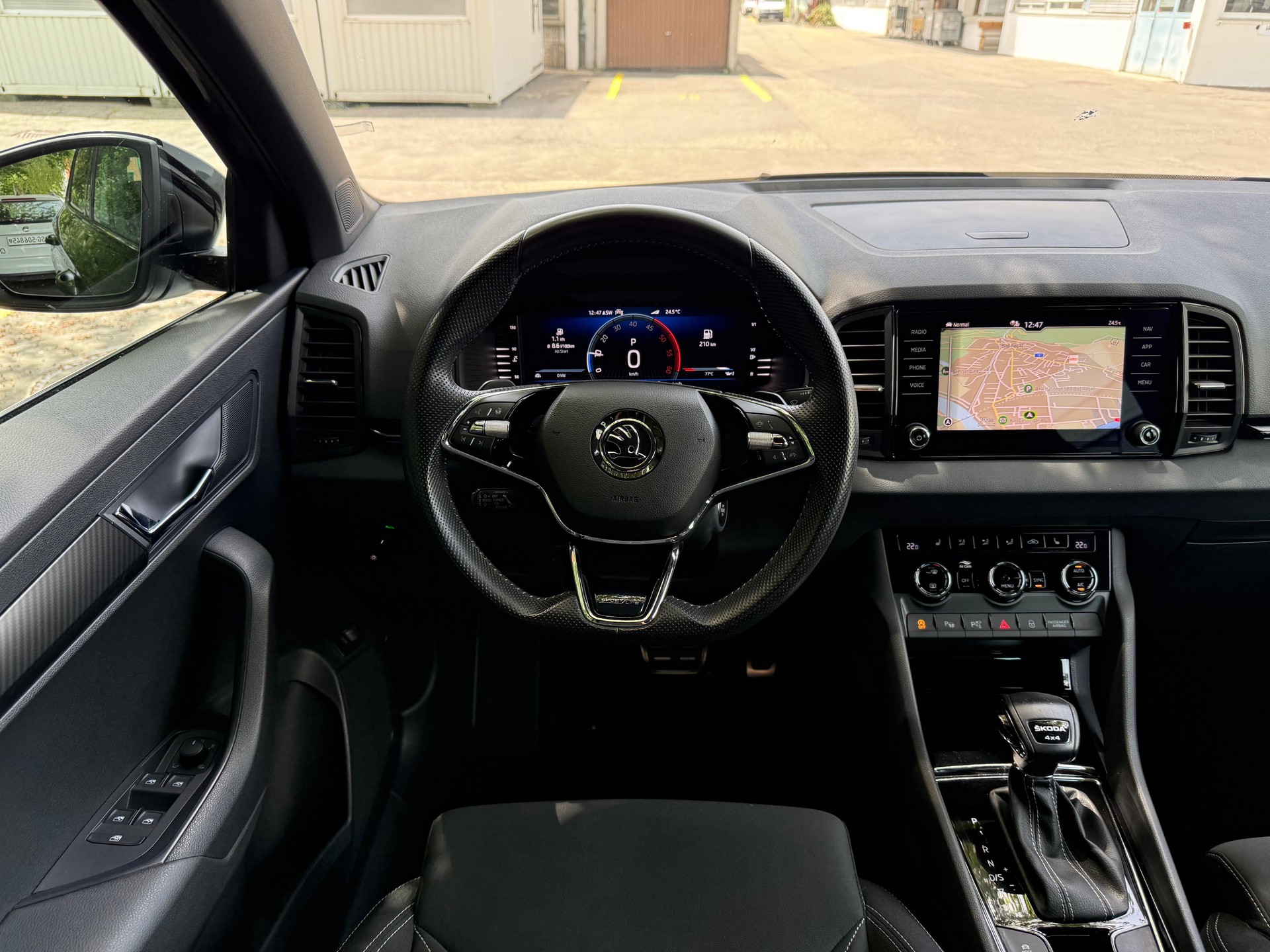 SKODA Karoq 2.0 TDI SportLine 4x4 DSG-image-15