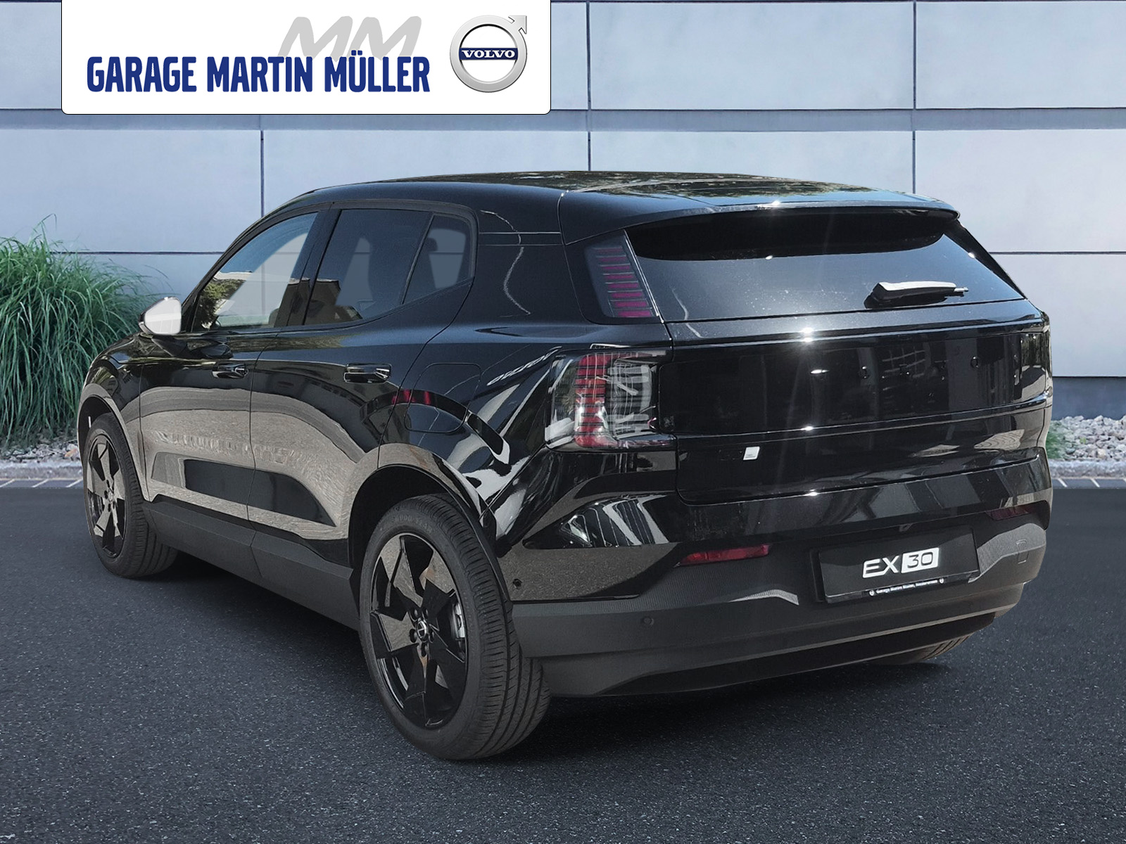 VOLVO EX 30 E60 Twin Ultra Performance Swiss Black Edition AWD-showroom-element-2