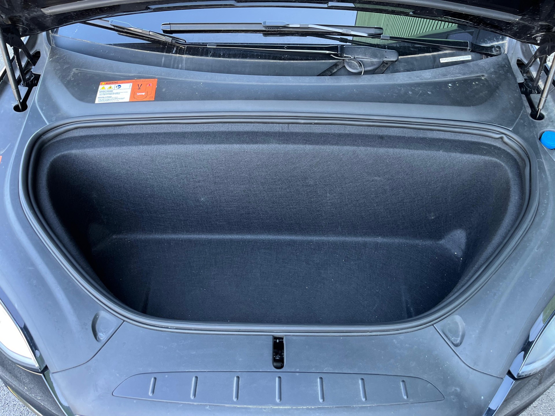 TESLA Model X 75 D-image-15