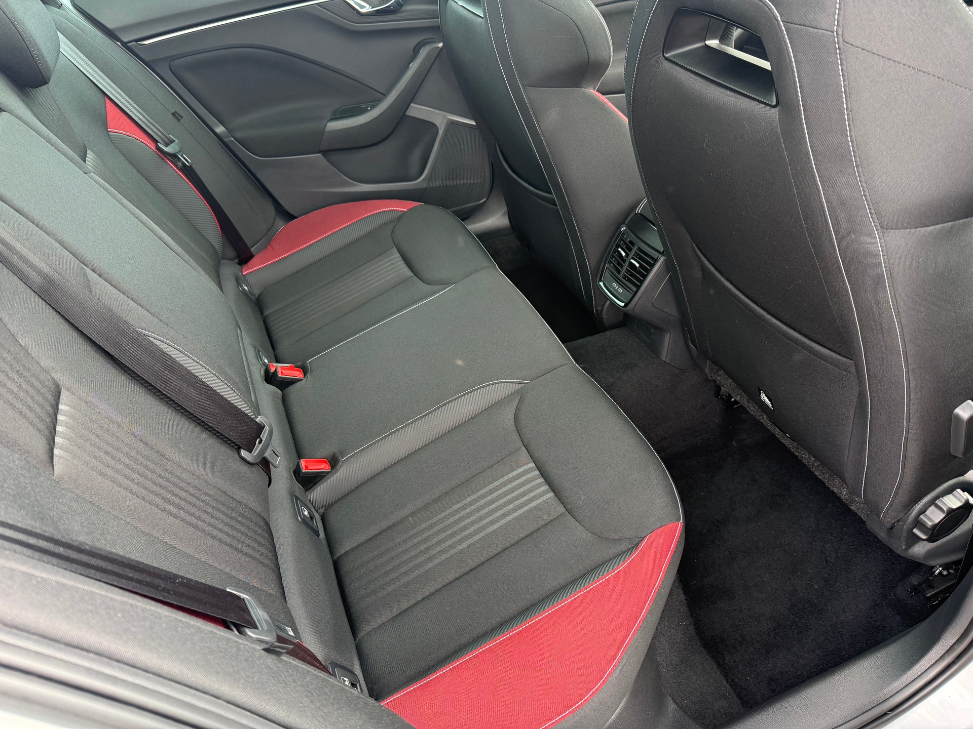 SKODA Kamiq 1.5 TSI ACT Monte Carlo DSG-image-9