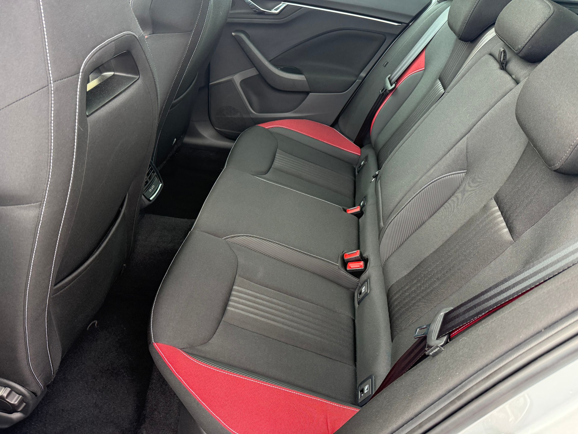 SKODA Kamiq 1.5 TSI ACT Monte Carlo DSG-image-8