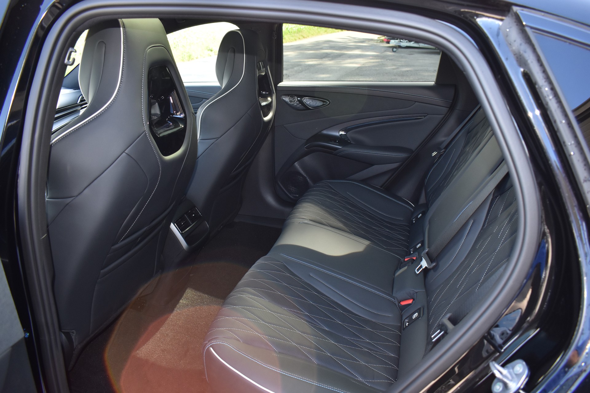 BYD Seal 82,2 kWh Excellence AWD-image-11