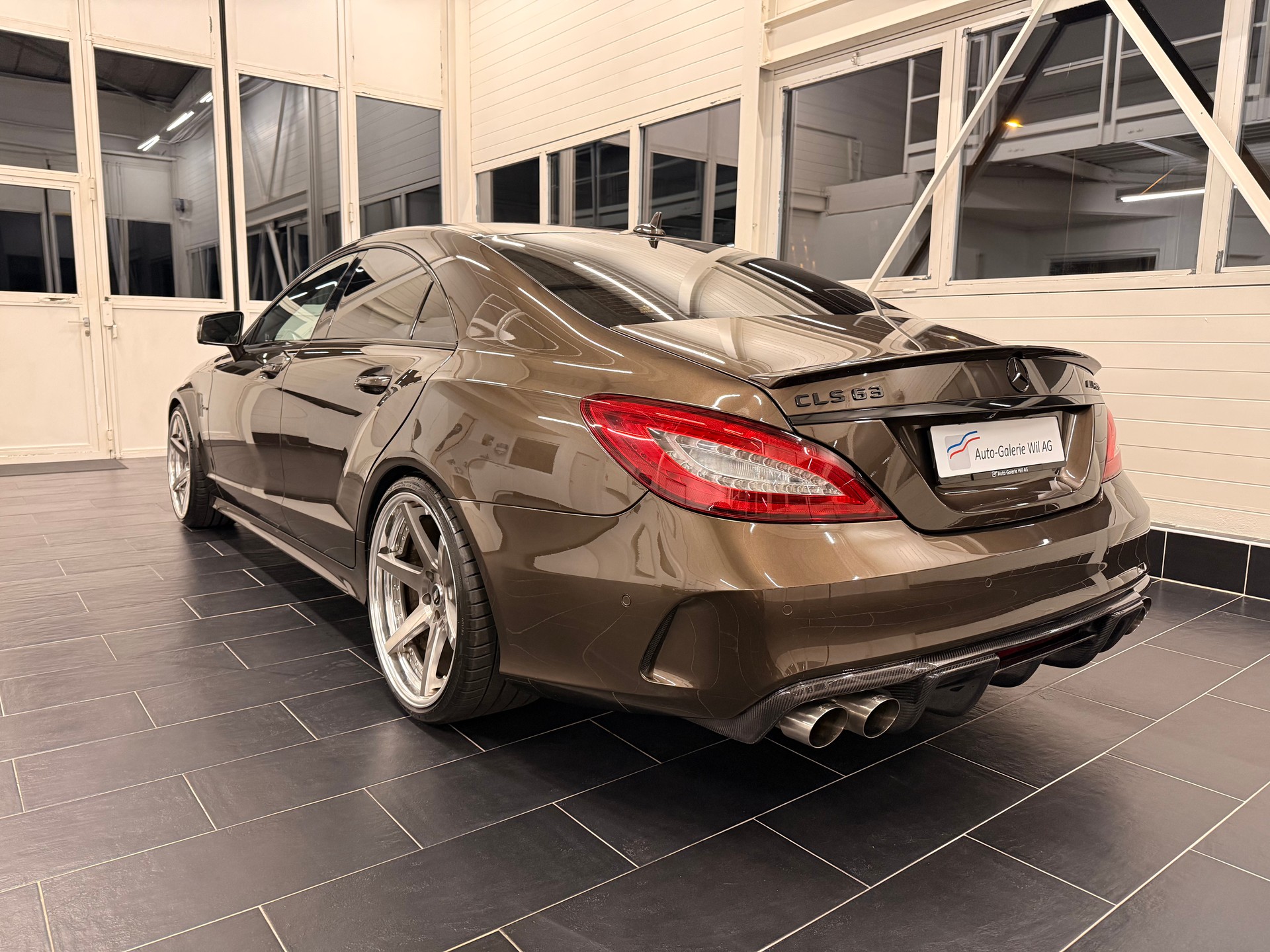 MERCEDES-BENZ CLS 63 AMG Speedshift MCT-showroom-element-3