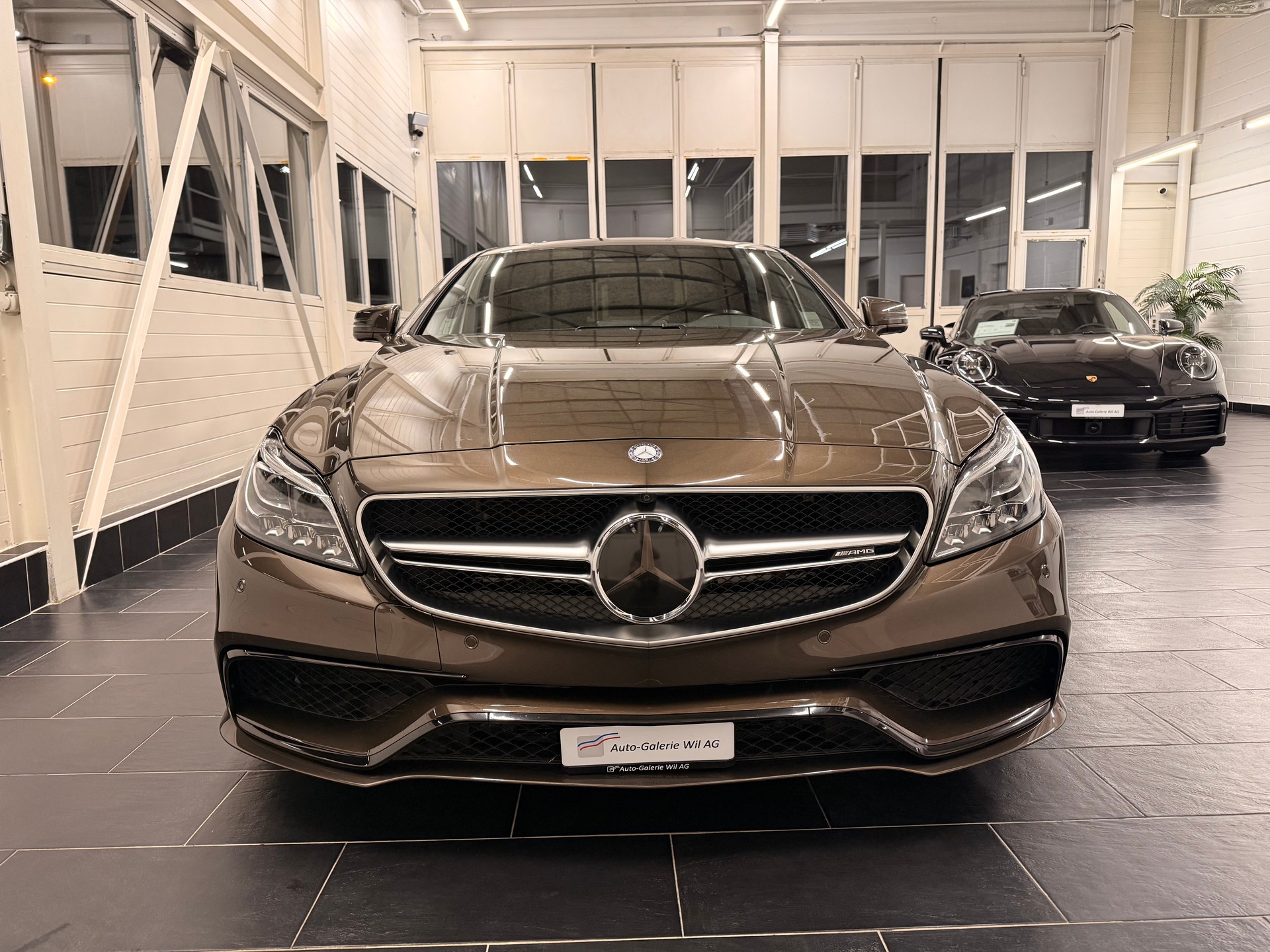 MERCEDES-BENZ CLS 63 AMG Speedshift MCT-showroom-element-1