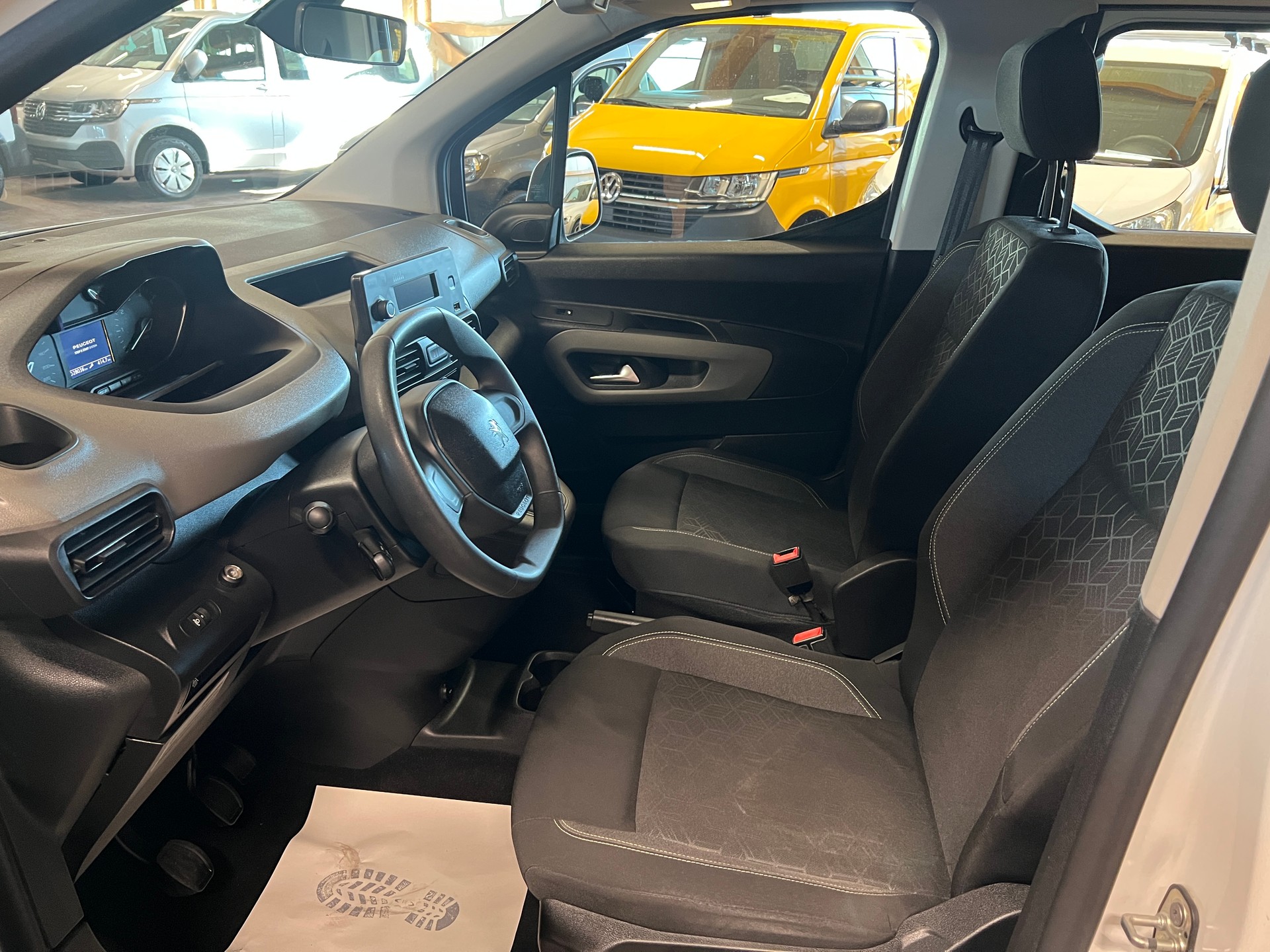 PEUGEOT Rifter 1.2 PureTech Allure-image-8
