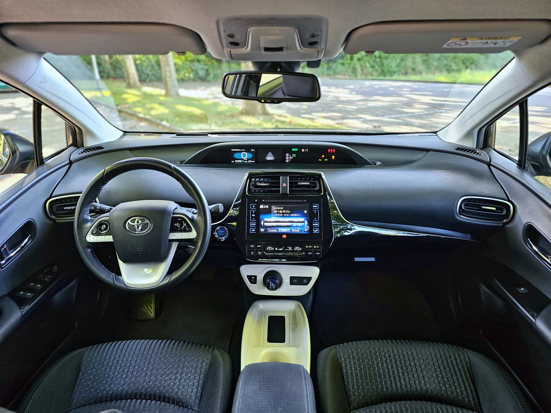 TOYOTA Prius 1.8 VVT-i HSD Sol Premium-image-9