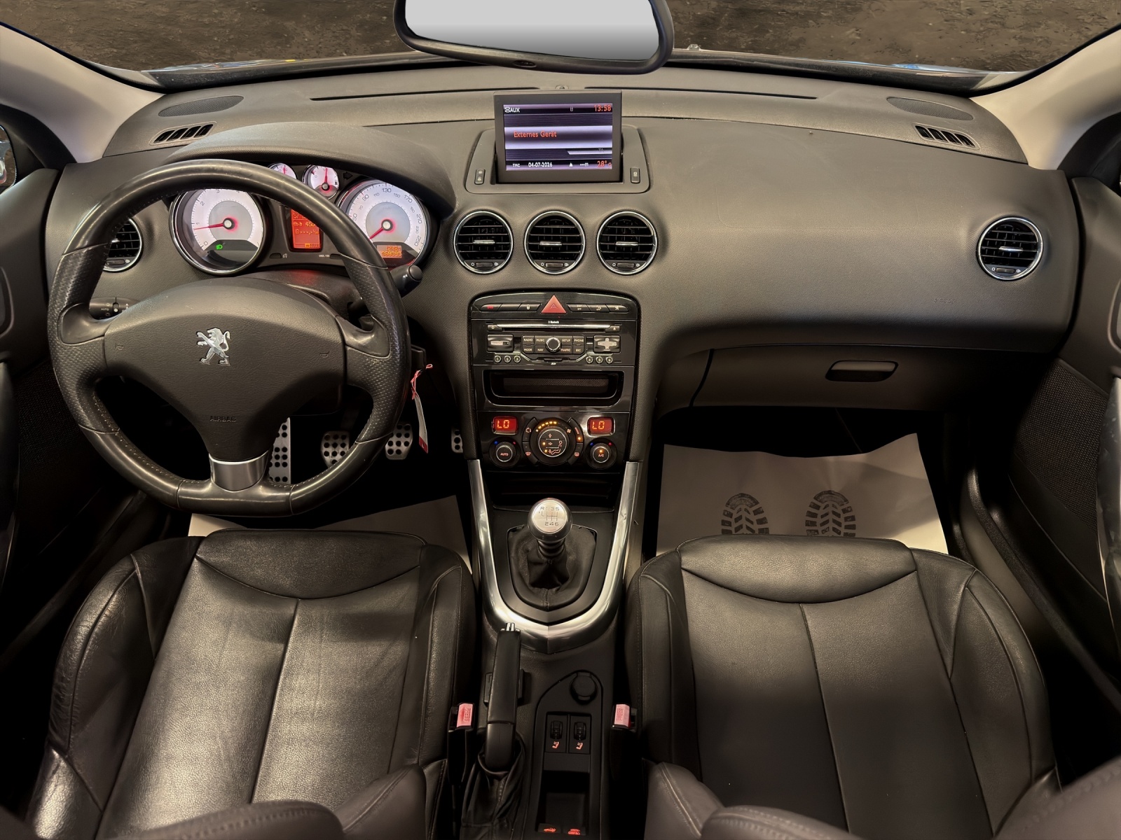 PEUGEOT 308 CC 1.6 16V Turbo Platinum-image-7