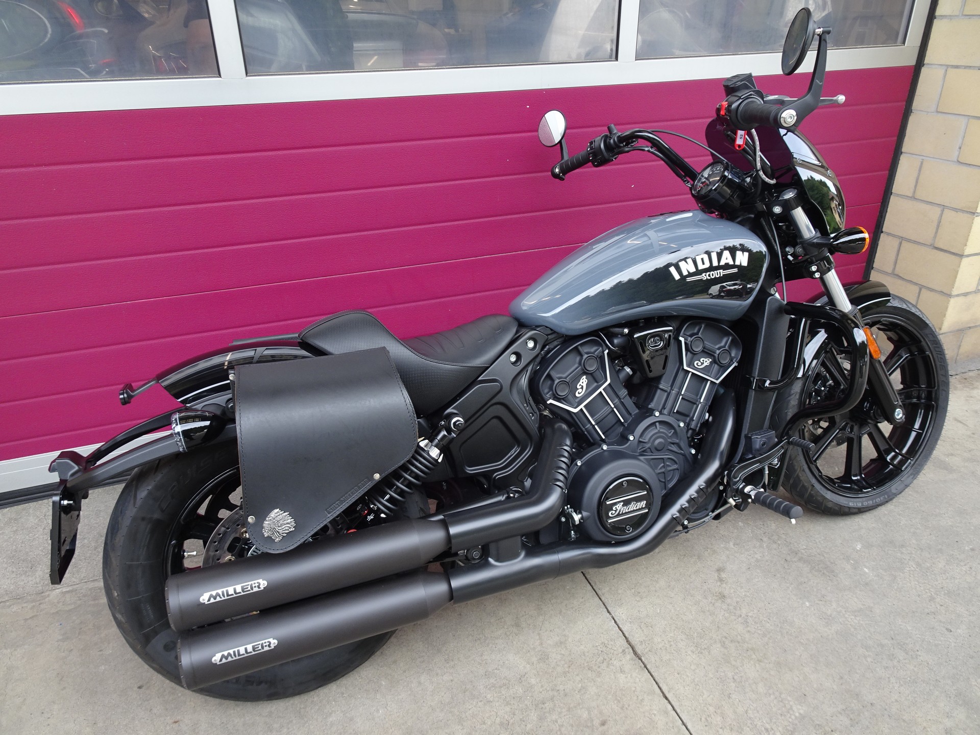 INDIAN Scout 1200 Rogue-image-3