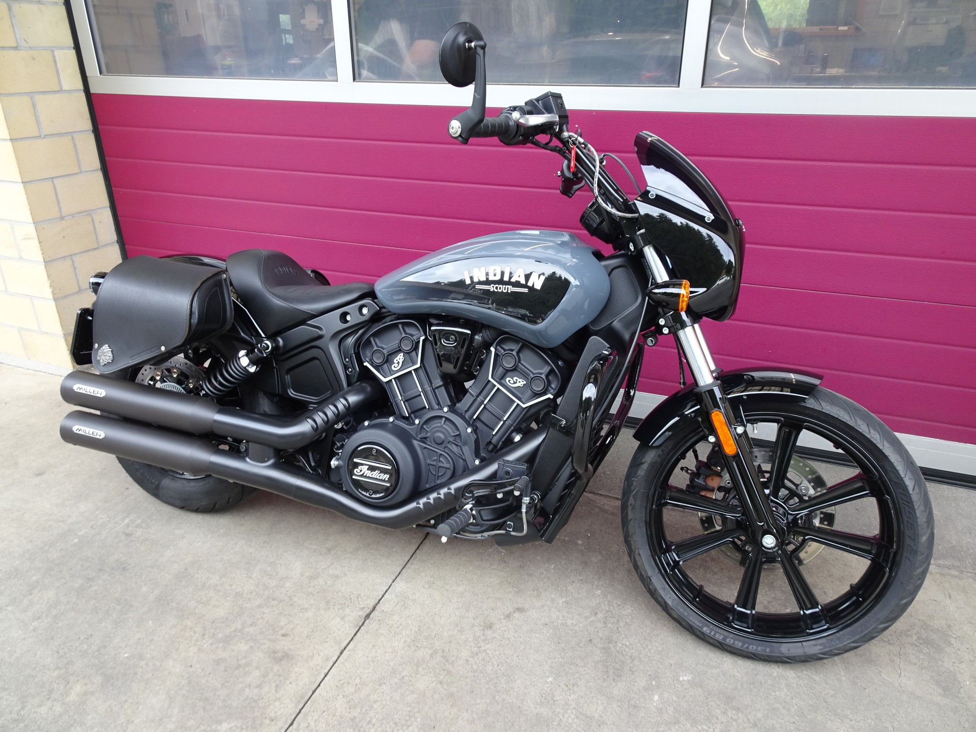 INDIAN Scout 1200 Rogue-image-2