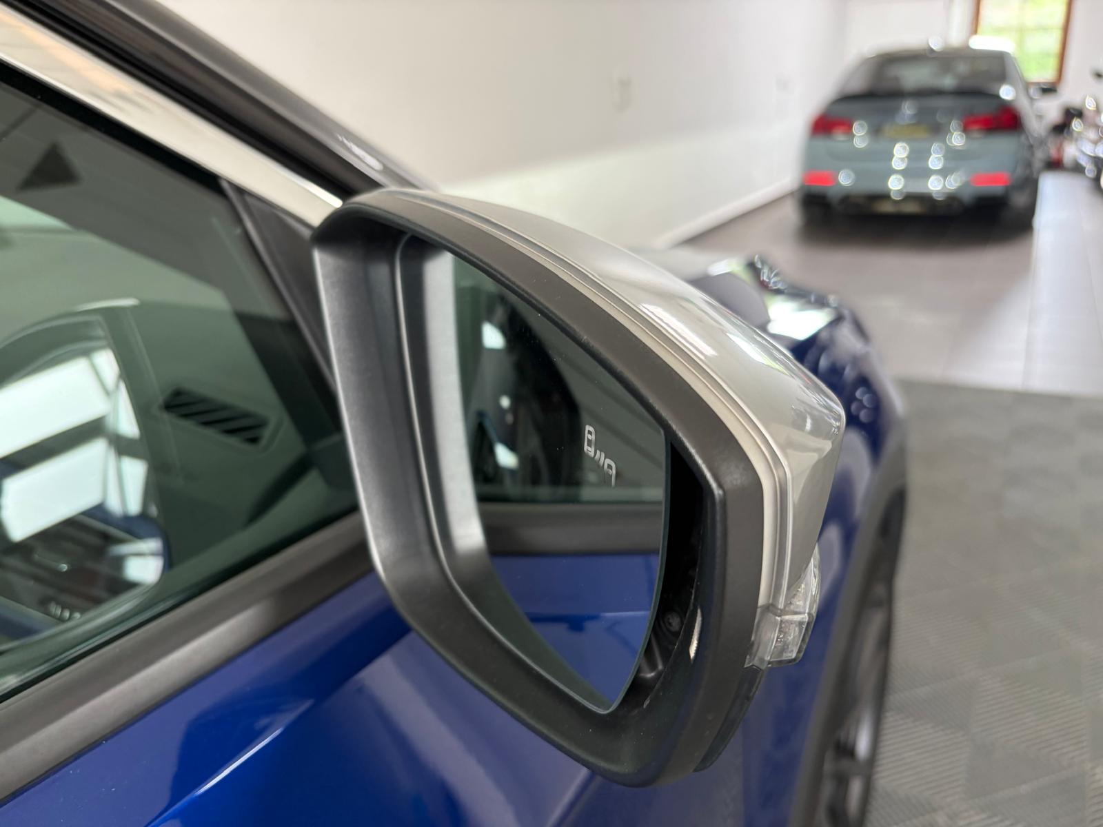 VW T-Roc 2.0 TSI R DSG 4Motion Toit Ouvrant-image-4