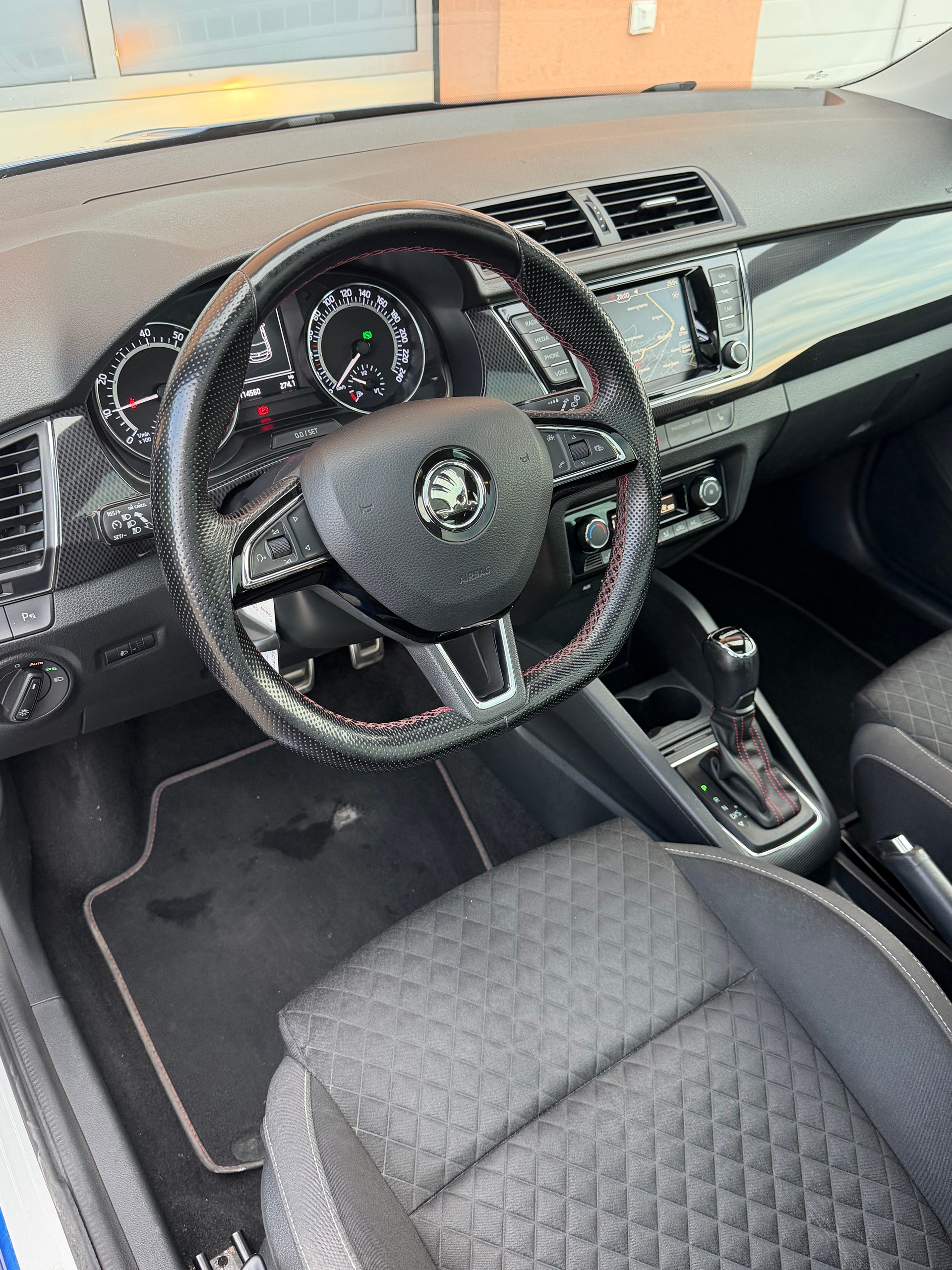 SKODA Fabia 1.0 TSI Monte Carlo DSG-image-8