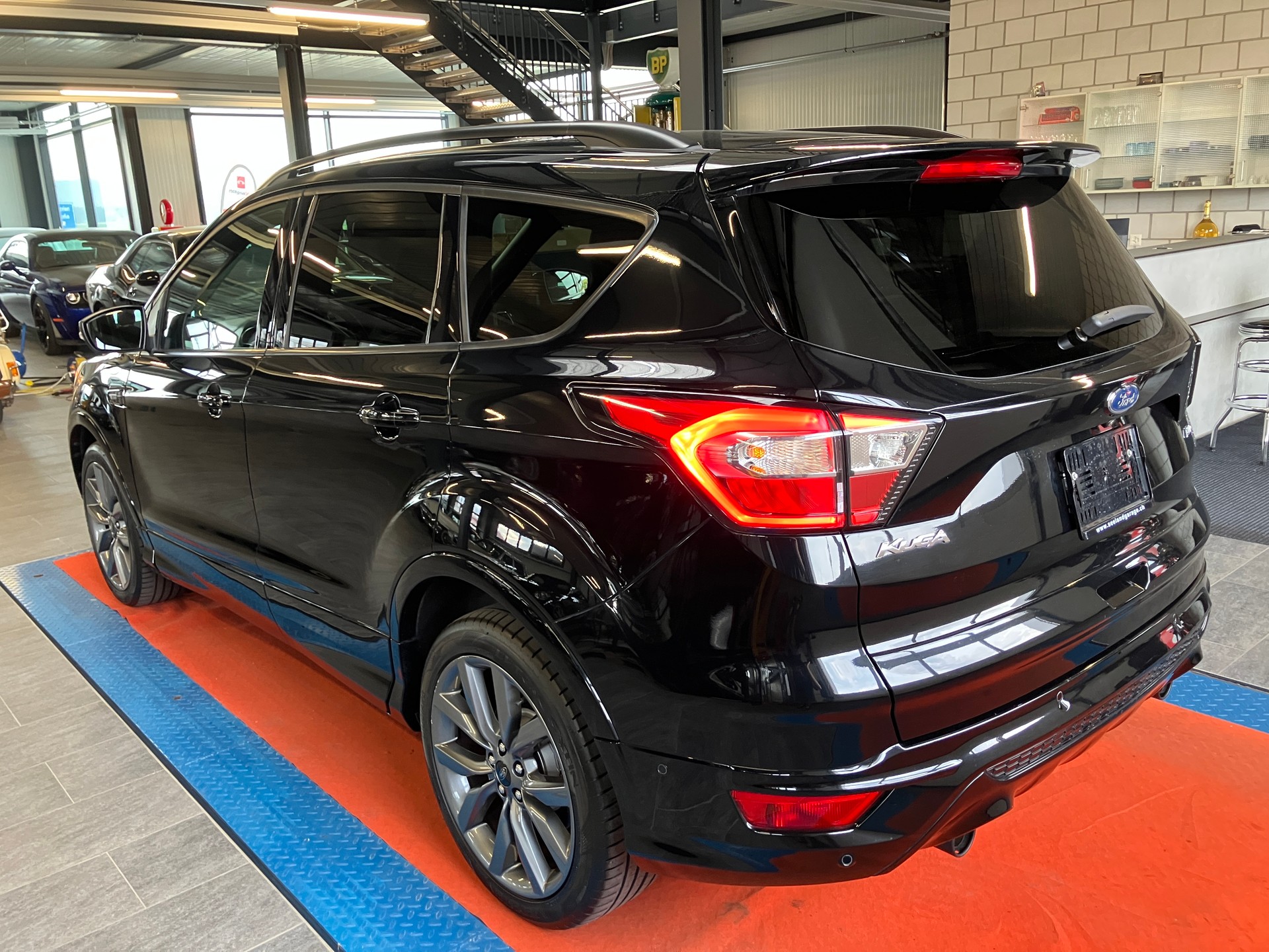 FORD Kuga 2.0 TDCi ST Line High 4WD PowerShift-image-4
