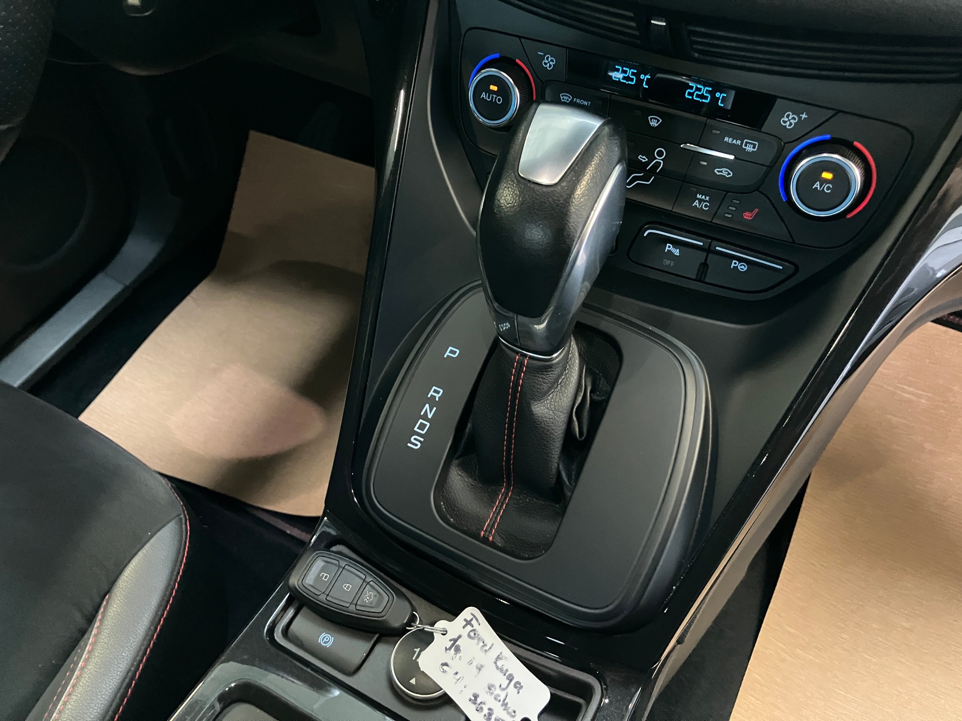 FORD Kuga 2.0 TDCi ST Line High 4WD PowerShift-image-27
