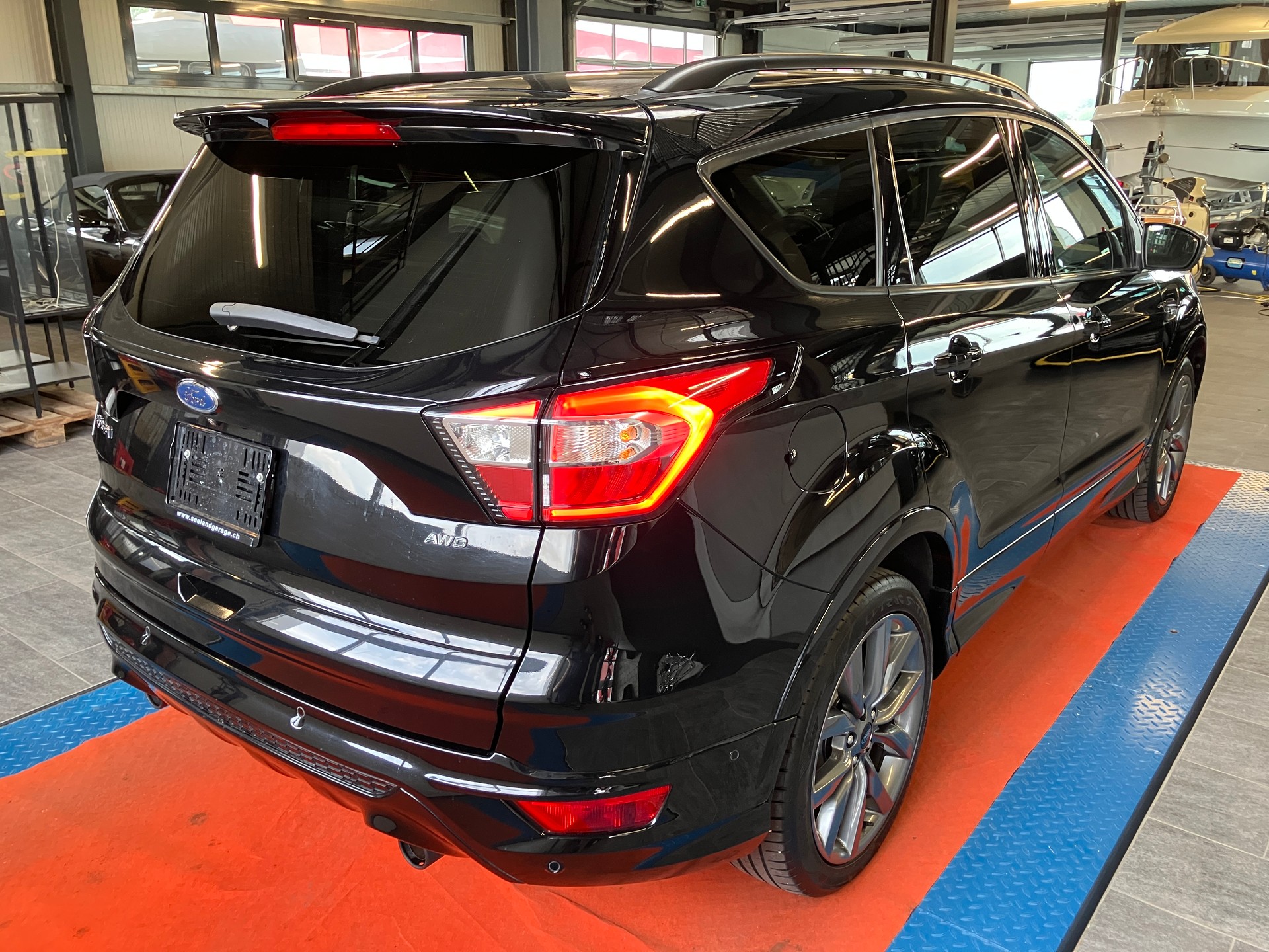 FORD Kuga 2.0 TDCi ST Line High 4WD PowerShift-showroom-element-2