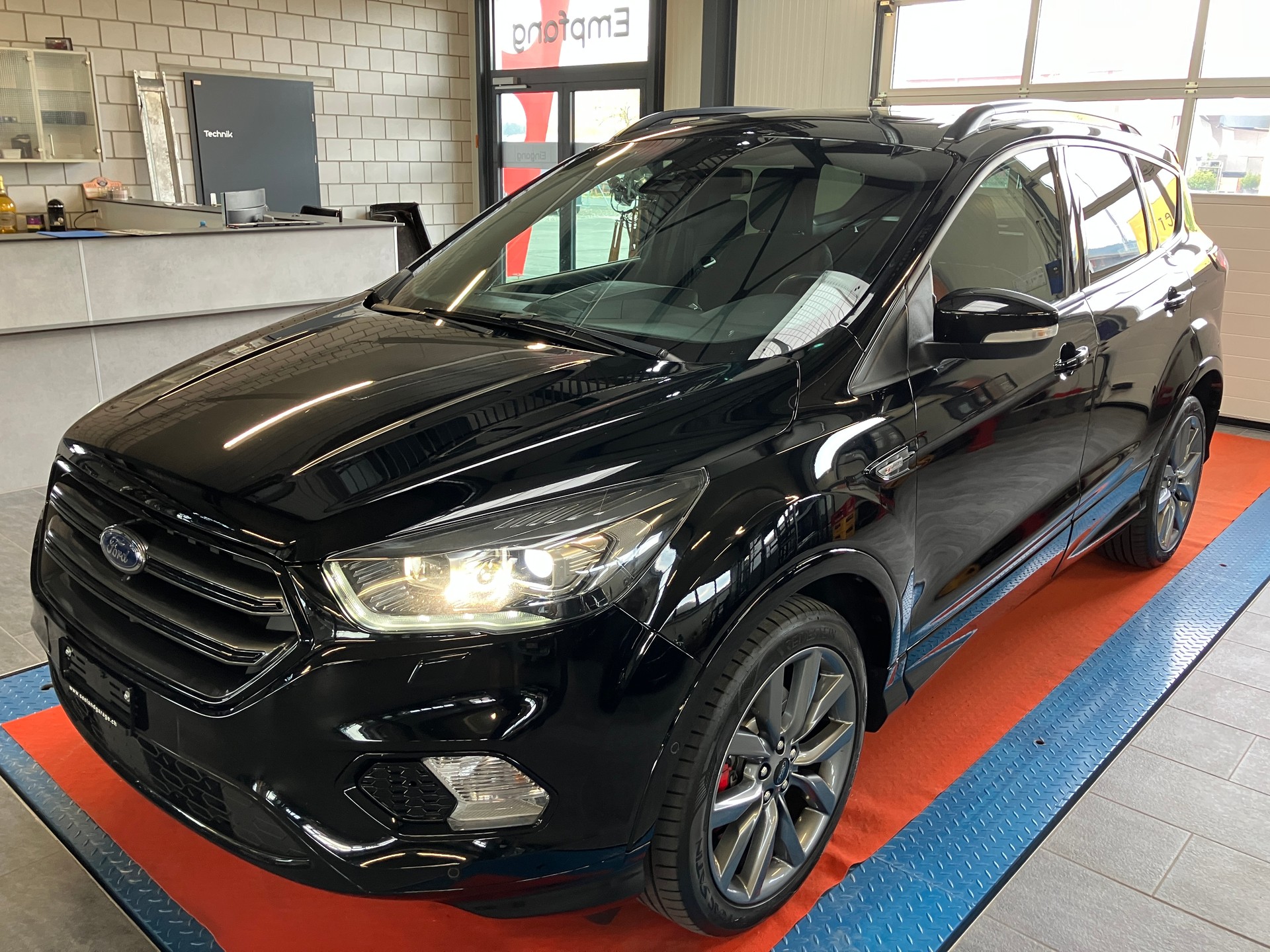 FORD Kuga 2.0 TDCi ST Line High 4WD PowerShift-image-8