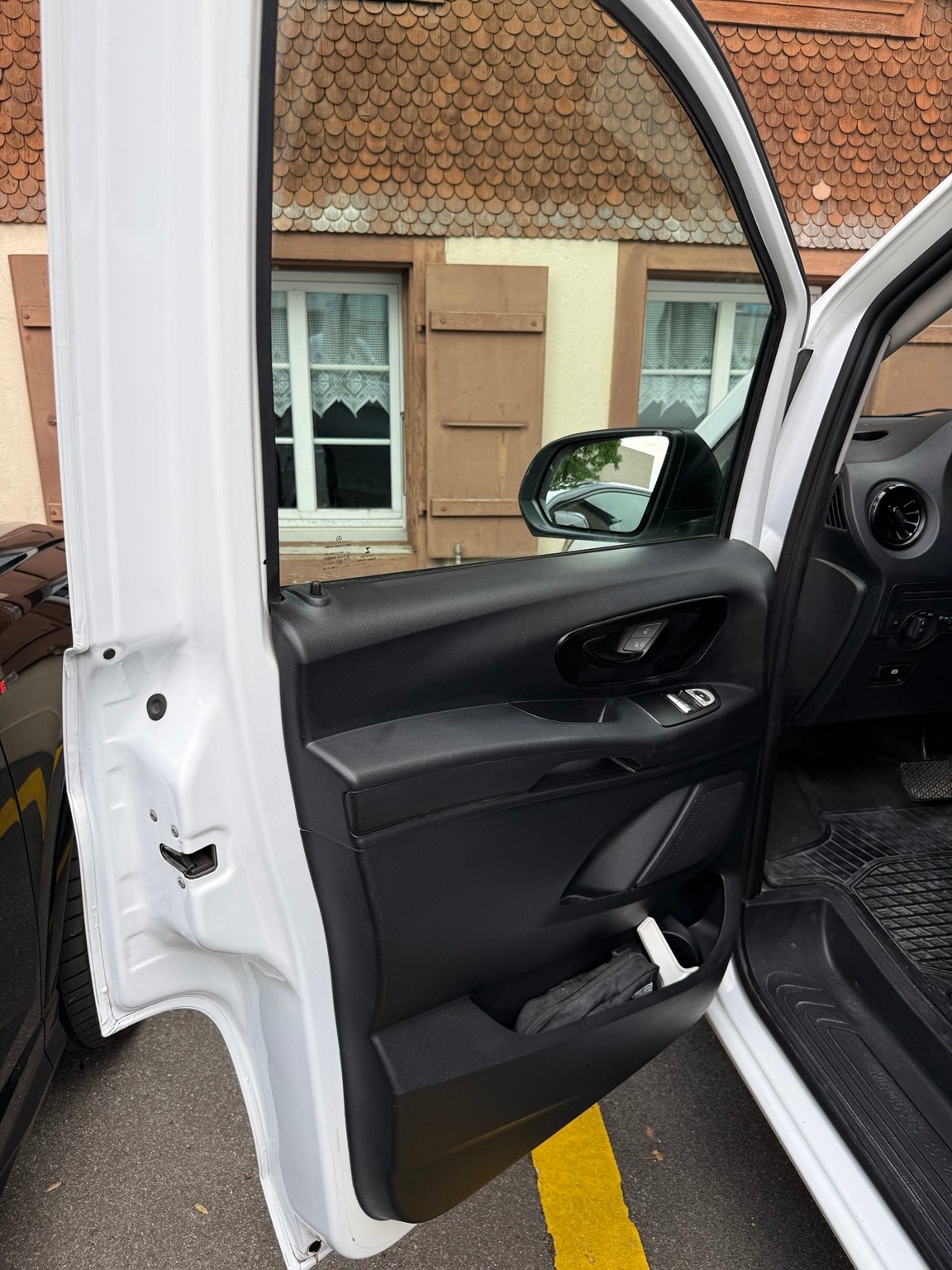 MERCEDES-BENZ 116 CDI Lang 9G-Tronic Base - Automat-image-10