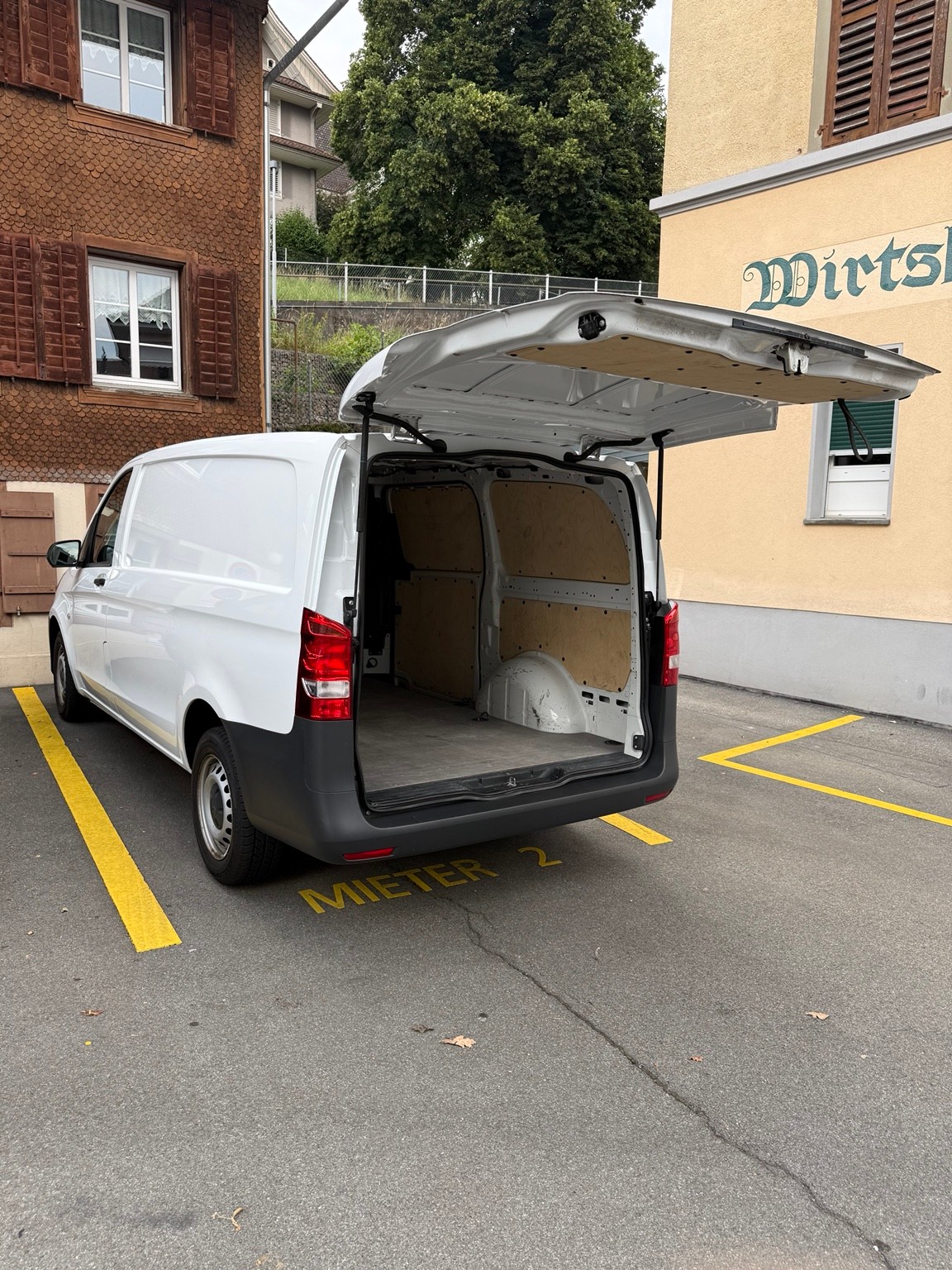 MERCEDES-BENZ 116 CDI Lang 9G-Tronic Base - Automat-image-5
