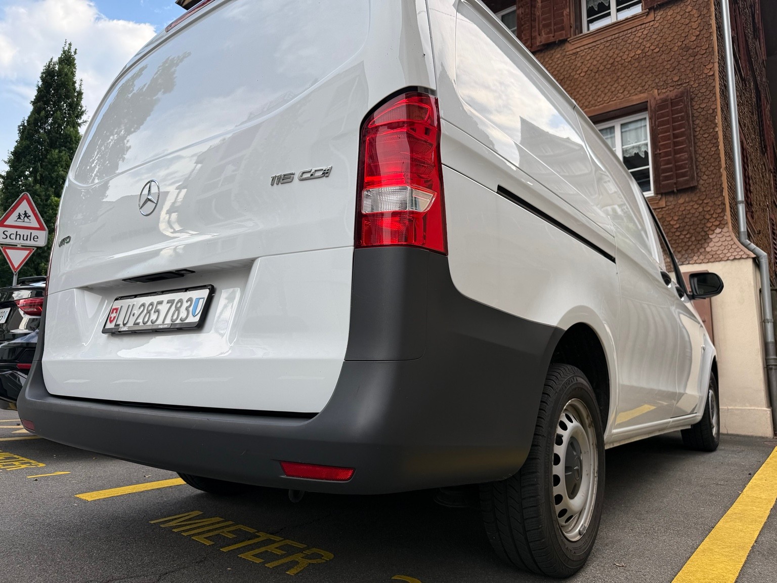 MERCEDES-BENZ 116 CDI Lang 9G-Tronic Base - Automat-image-9