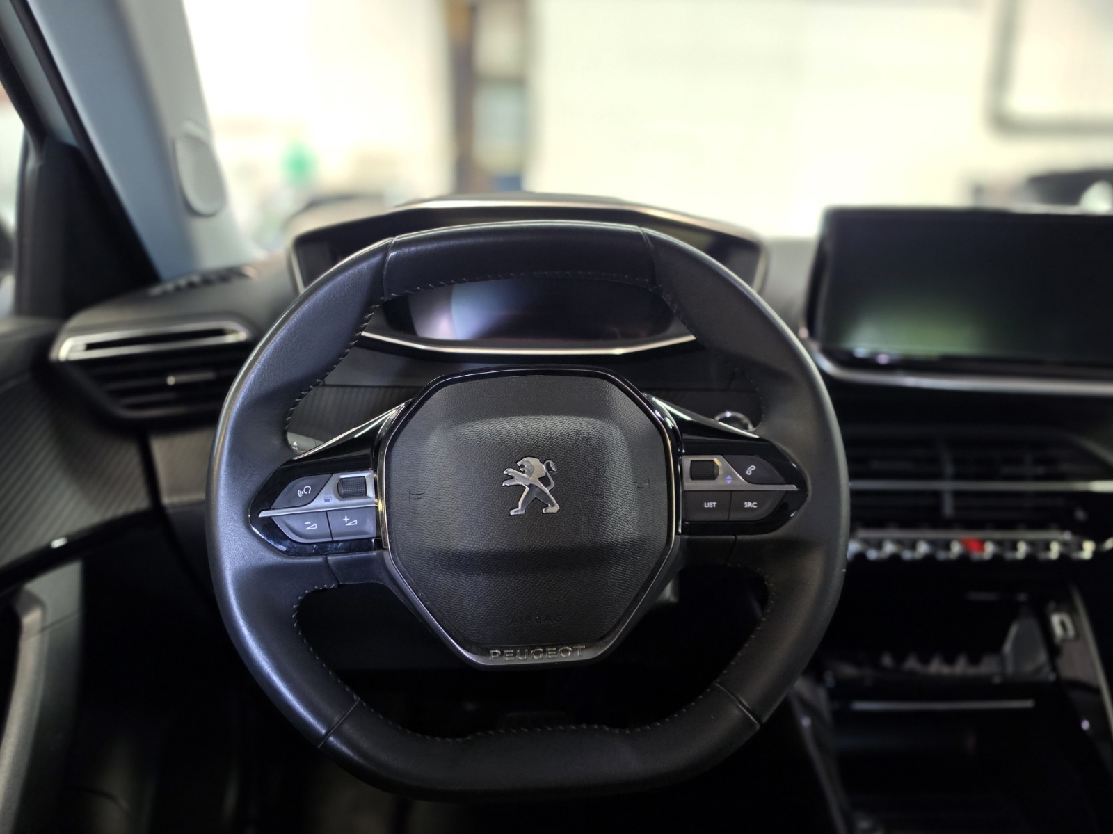 PEUGEOT 2008 e Allure Pack-image-10