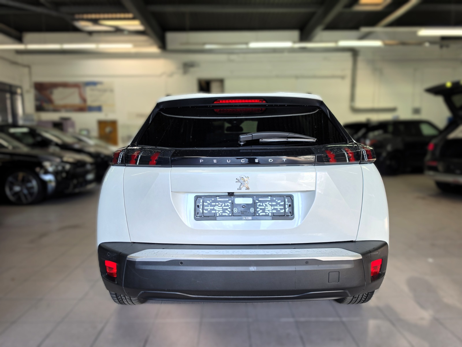 PEUGEOT 2008 e Allure Pack-showroom-element-3