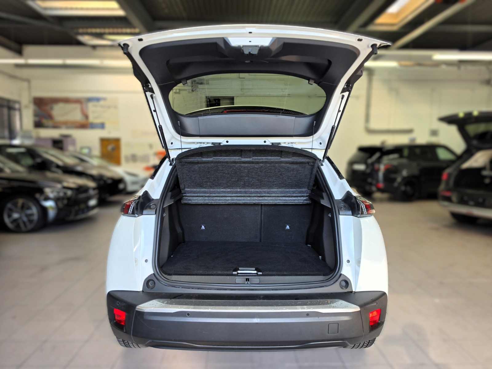 PEUGEOT 2008 e Allure Pack-image-15