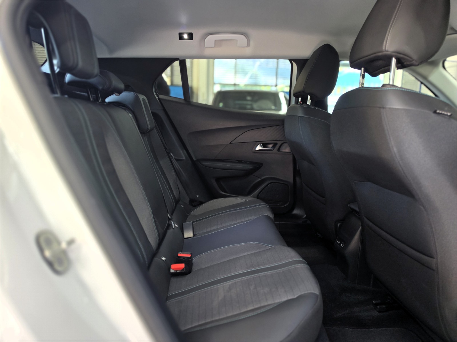 PEUGEOT 2008 e Allure Pack-image-14