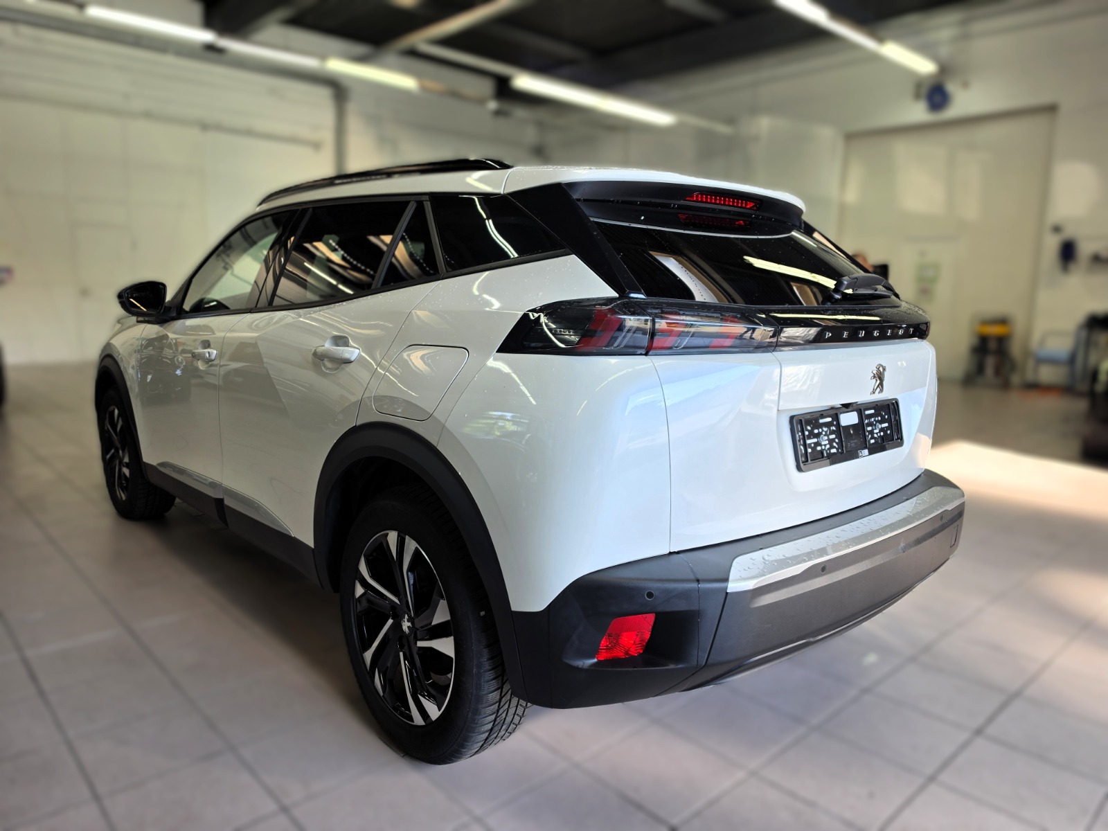 PEUGEOT 2008 e Allure Pack-showroom-element-2