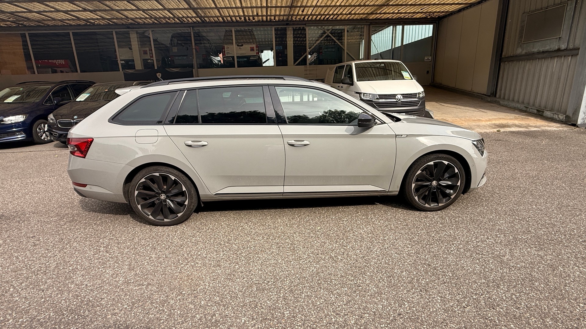 SKODA Superb Combi 2.0 TDi SportLine 4x4 DSG-showroom-element-3