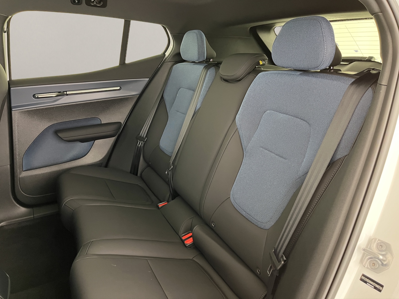 VOLVO EX30 CC P8 Ultra AWD-image-11