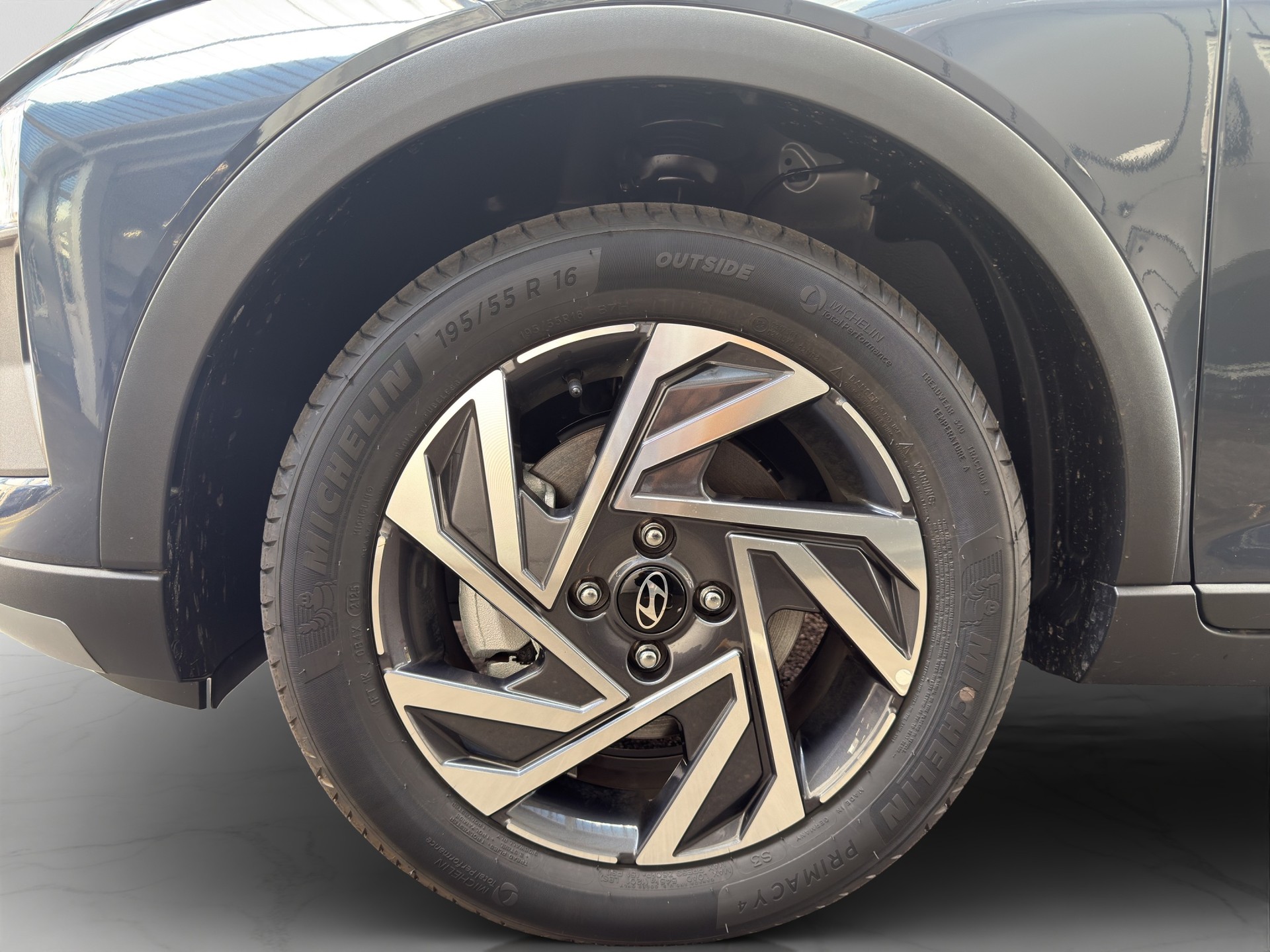 HYUNDAI Bayon 1.0 T-GDi Amplia DCT-image-22