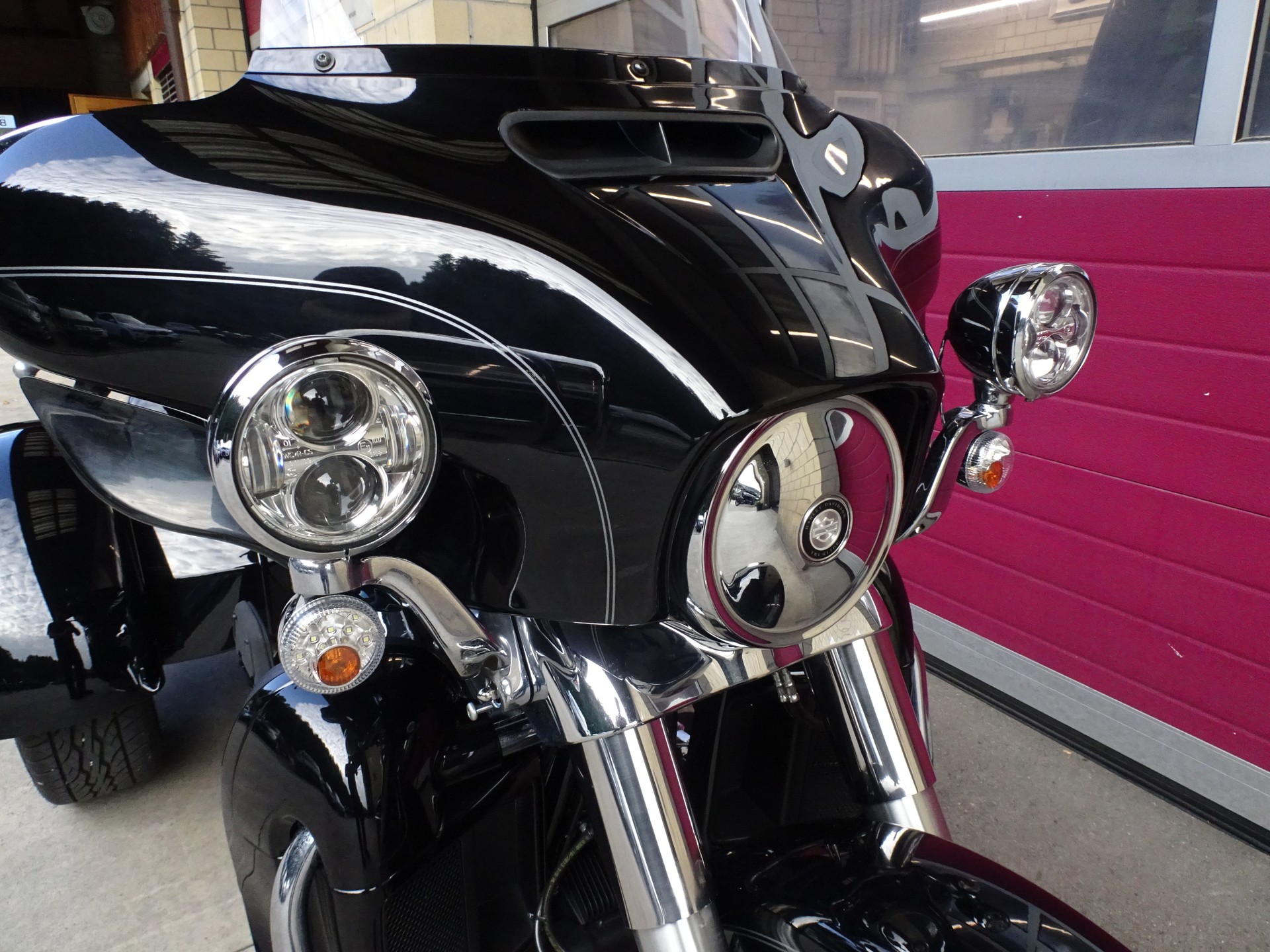 HARLEY-DAVIDSON FLHTCUTG Tri Glide Ultra-image-11