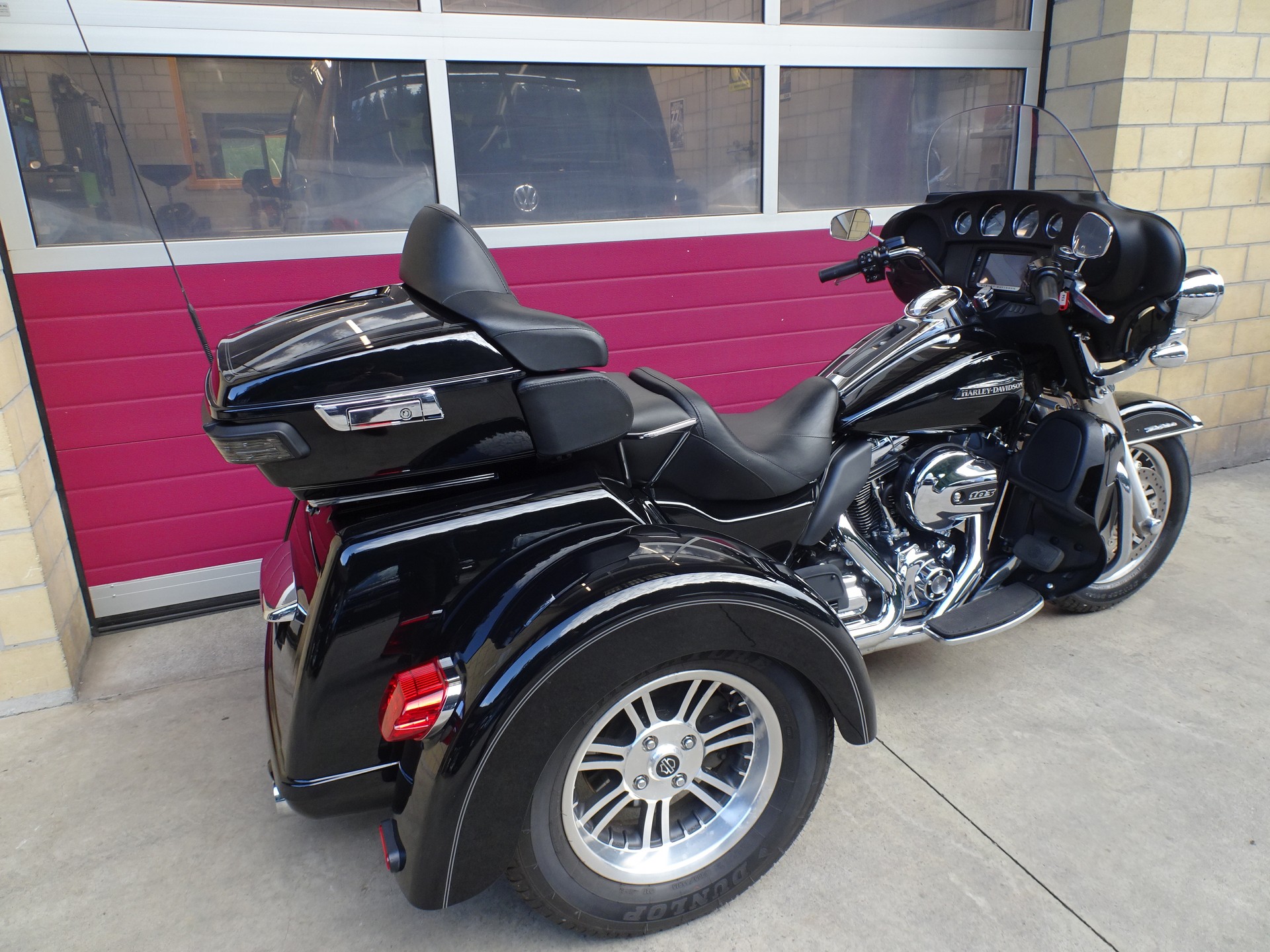 HARLEY-DAVIDSON FLHTCUTG Tri Glide Ultra-image-3