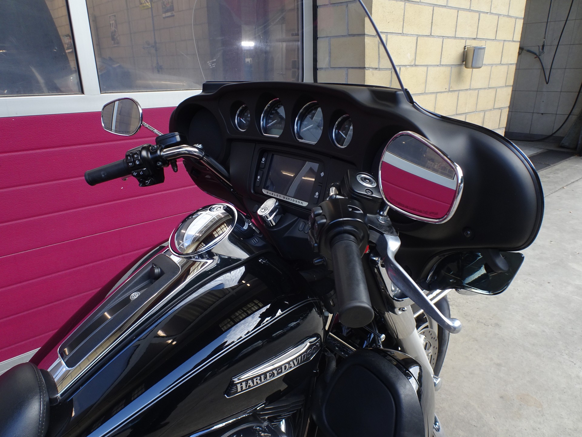 HARLEY-DAVIDSON FLHTCUTG Tri Glide Ultra-image-4
