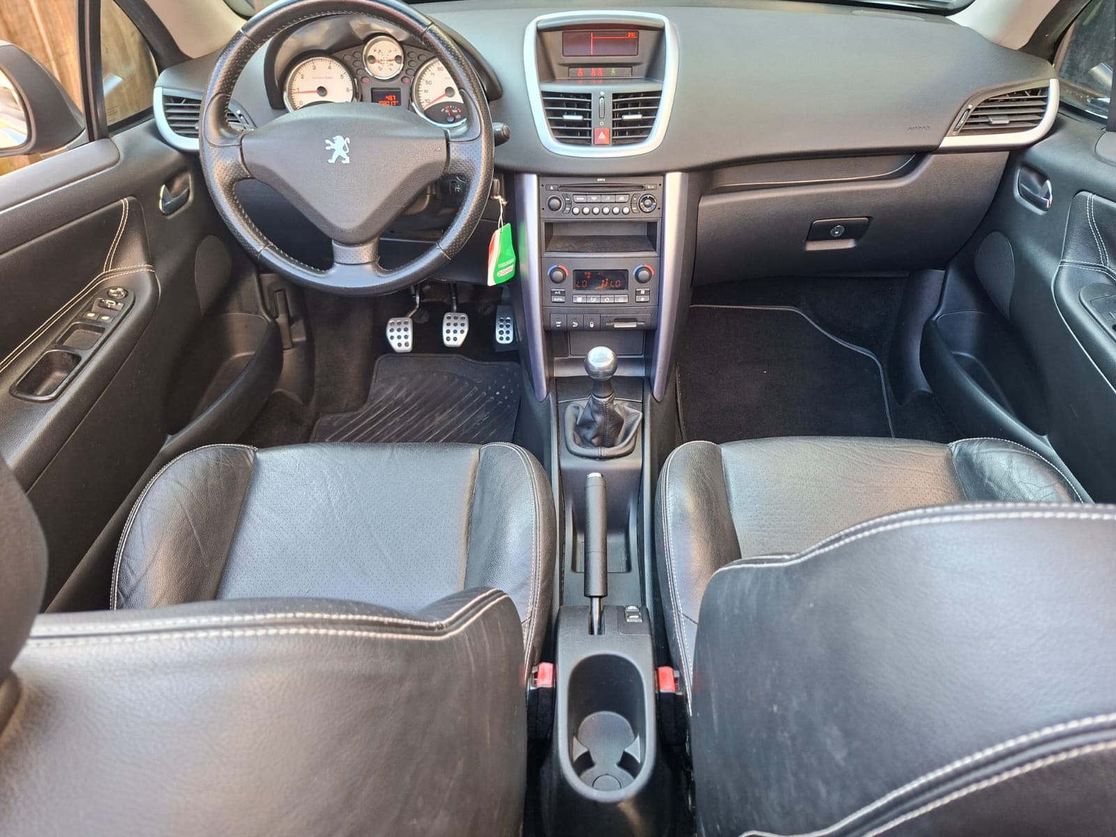 PEUGEOT 207 CC 1.6 16V Turbo Sport-image-5