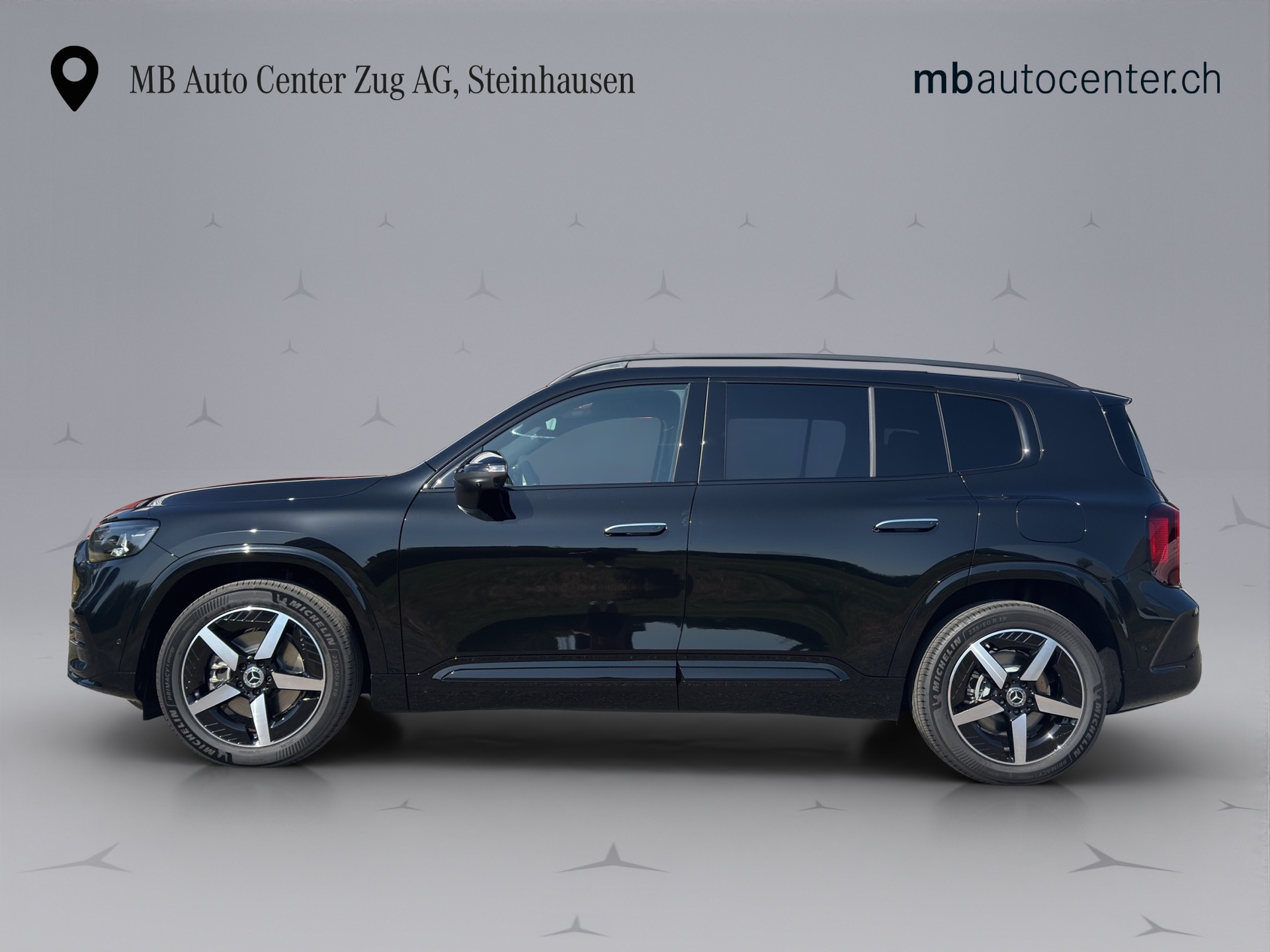 MERCEDES-BENZ GLB 220 4matic-showroom-element-1