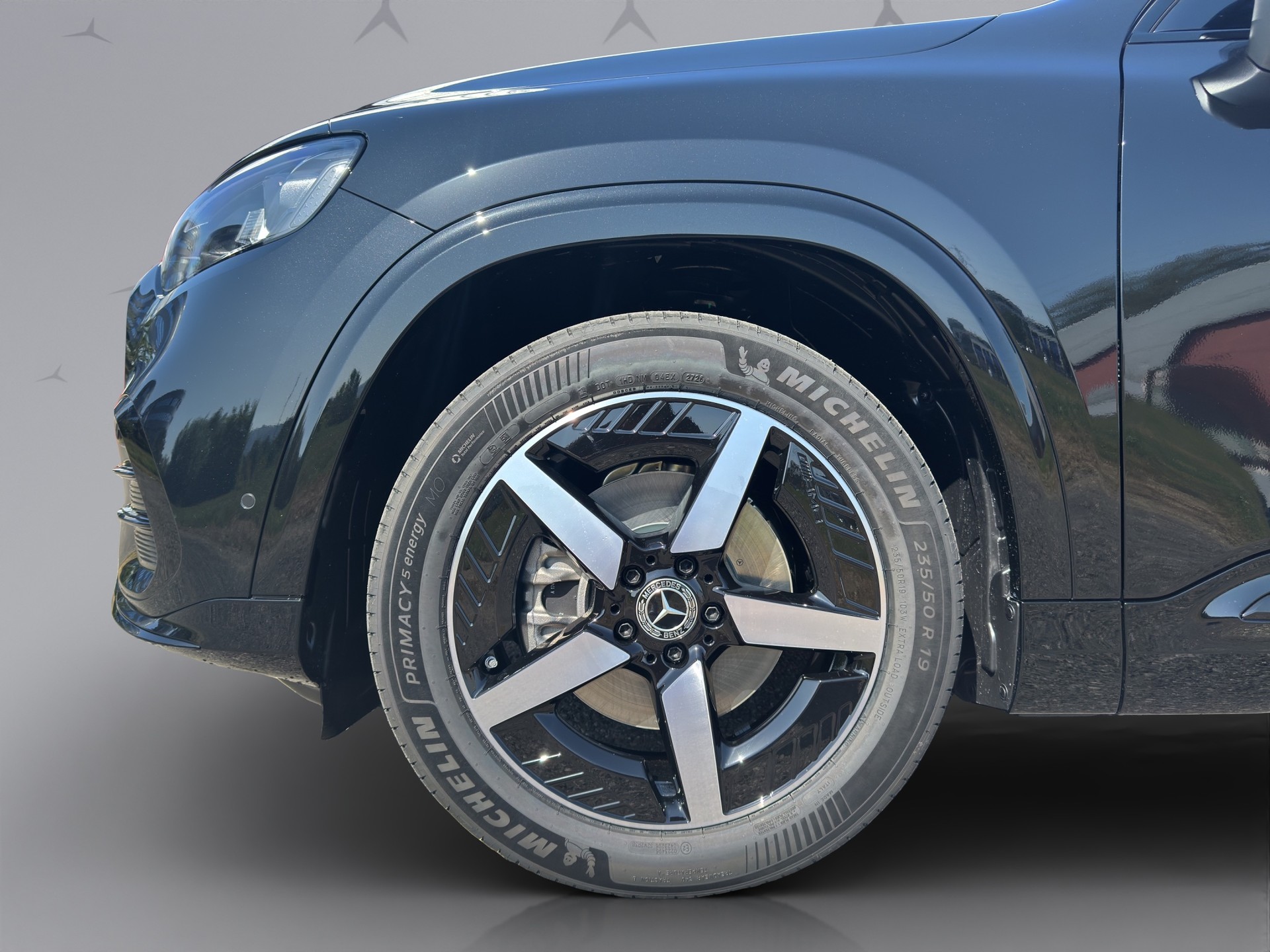 MERCEDES-BENZ GLB 220 4matic-showroom-element-2