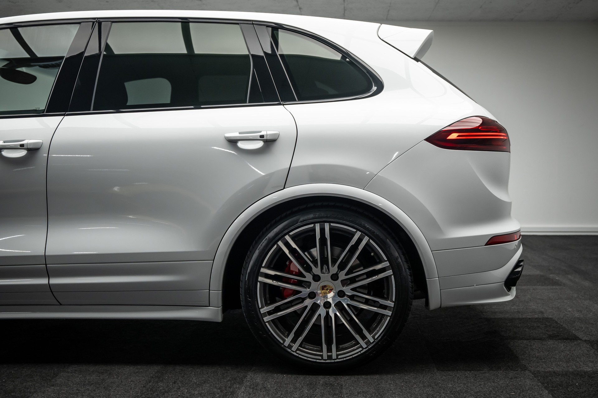 PORSCHE CAYENNE GTS * FRISCH AB SERVICE * FRISCH AB MFK * LEASING AB 443.- *-showroom-element-2