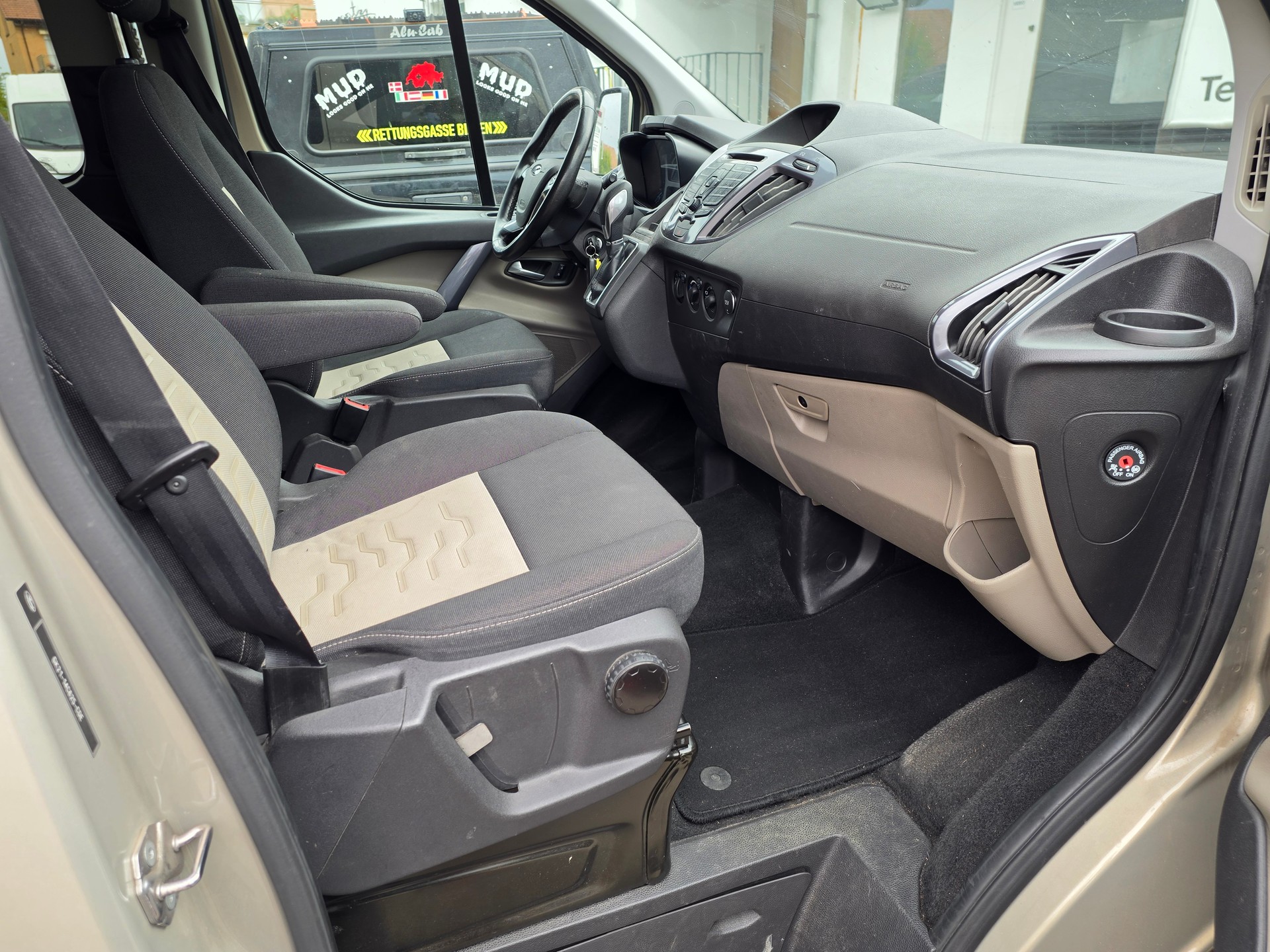FORD Tourneo Custom 310 L1H1 Titanium SelectShift A-image-10