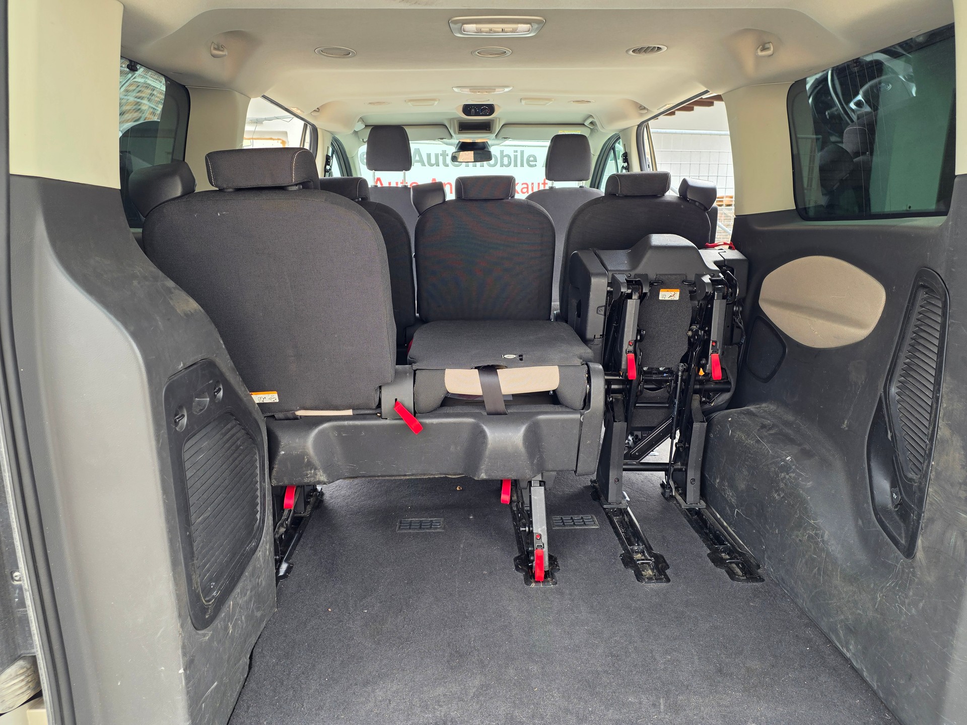 FORD Tourneo Custom 310 L1H1 Titanium SelectShift A-image-9
