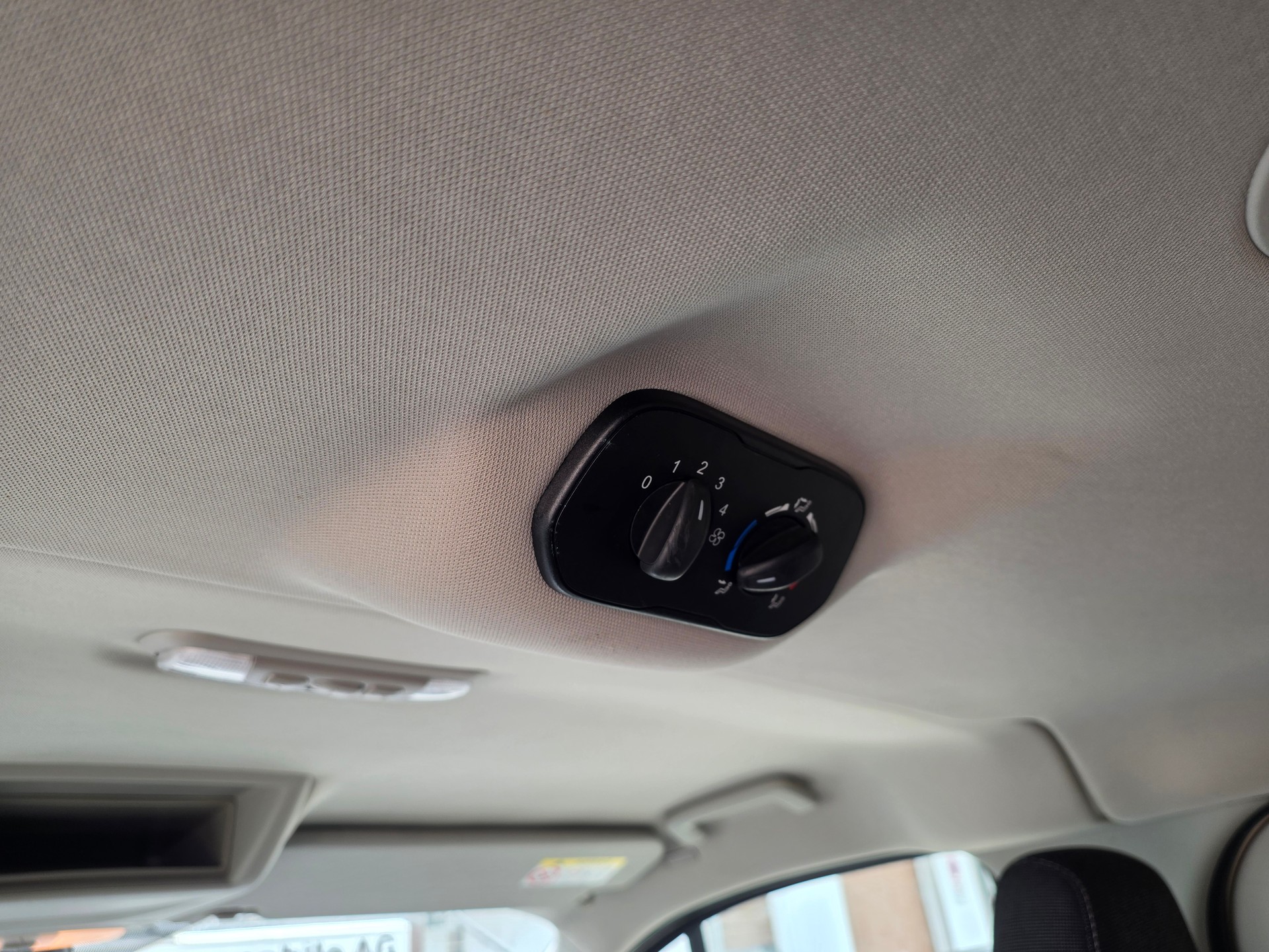 FORD Tourneo Custom 310 L1H1 Titanium SelectShift A-image-7